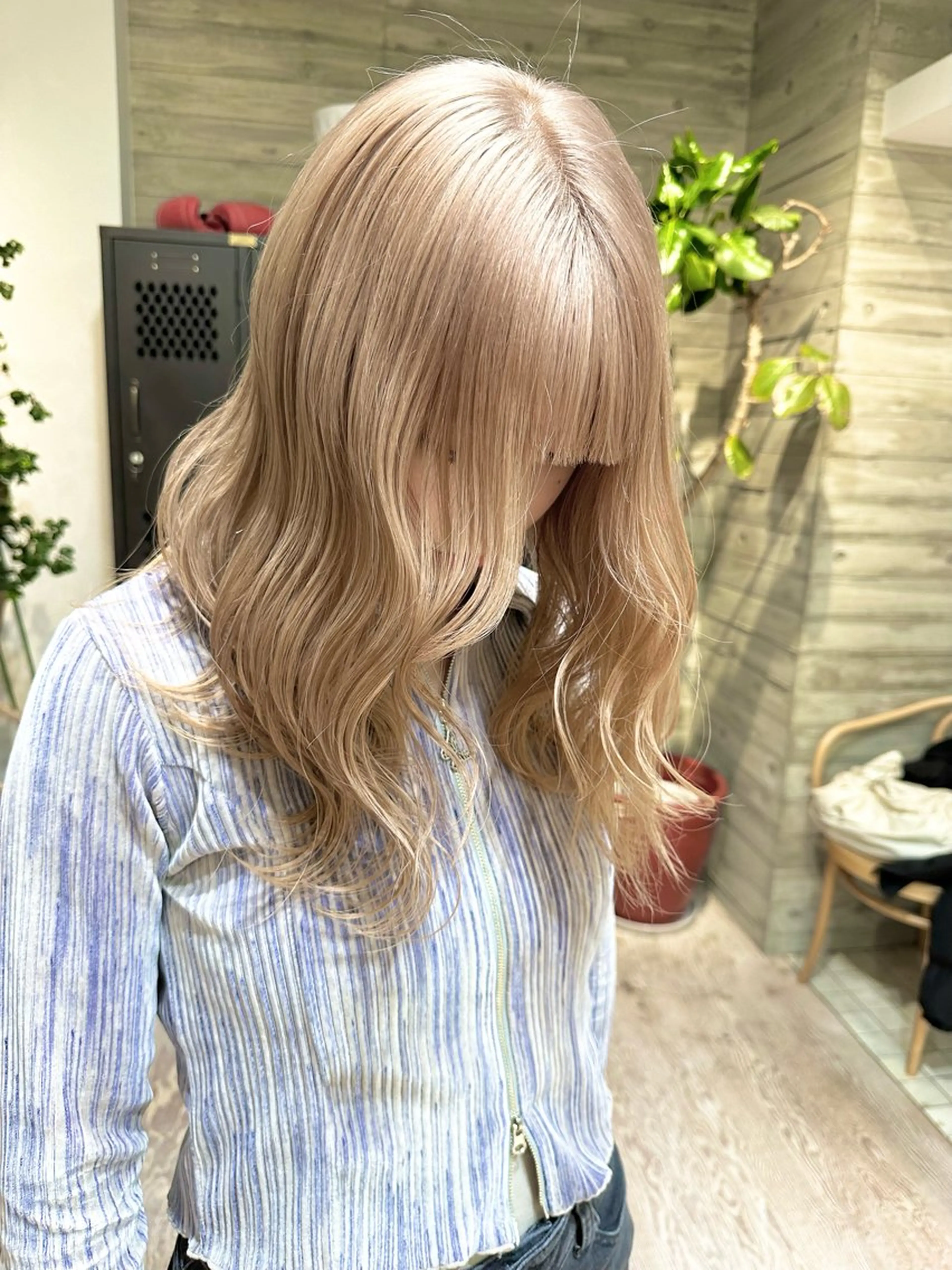 セミロング カラー ヘアカラー トリートメント kai .のヘアスタイル