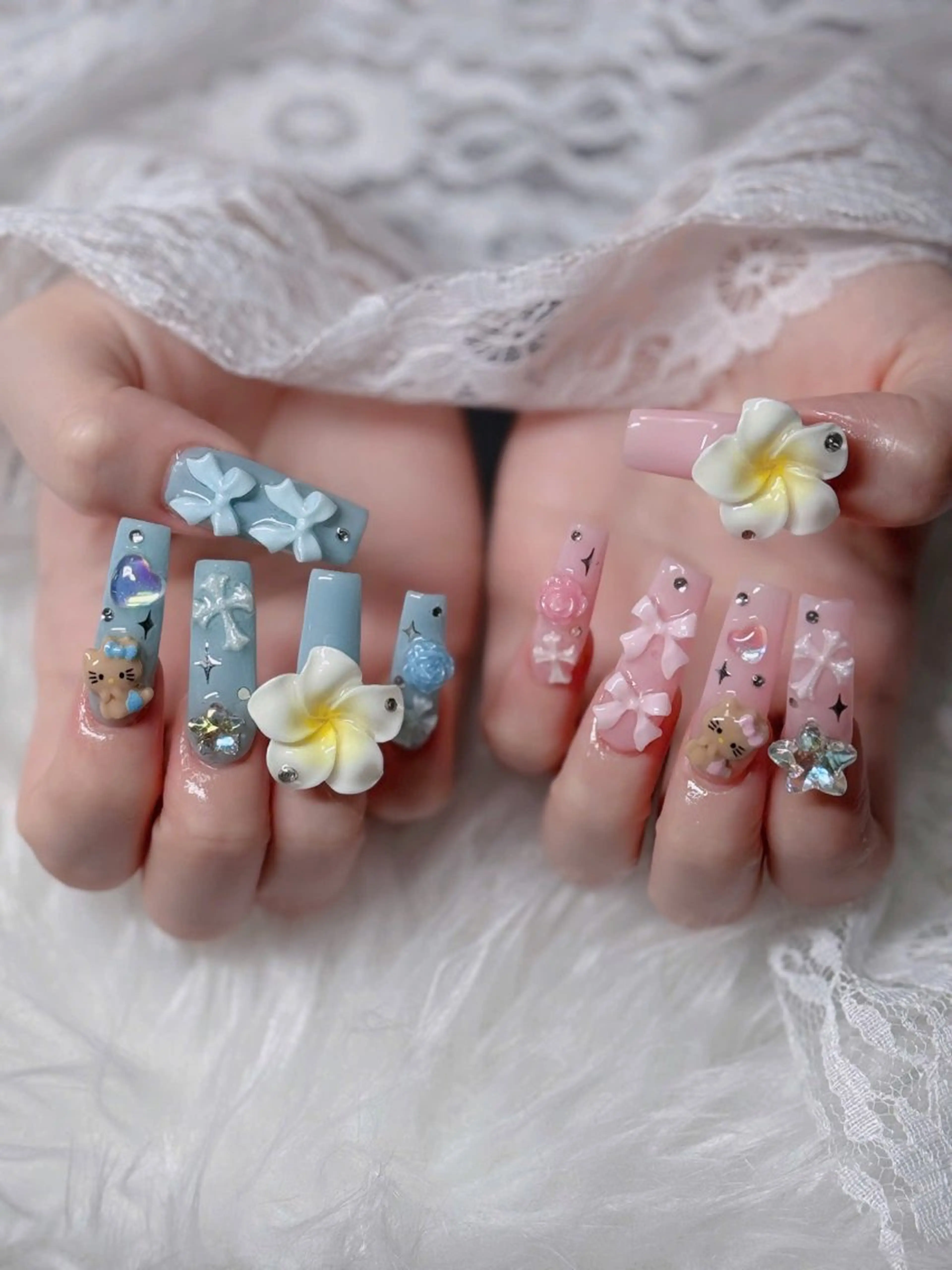 ネイル フレンチネイル ジェルネイル ハロウィン キラキラネイル 韓国ネイル H.babynailsalon所属・H.baby Nail Salonのネイルデザイン