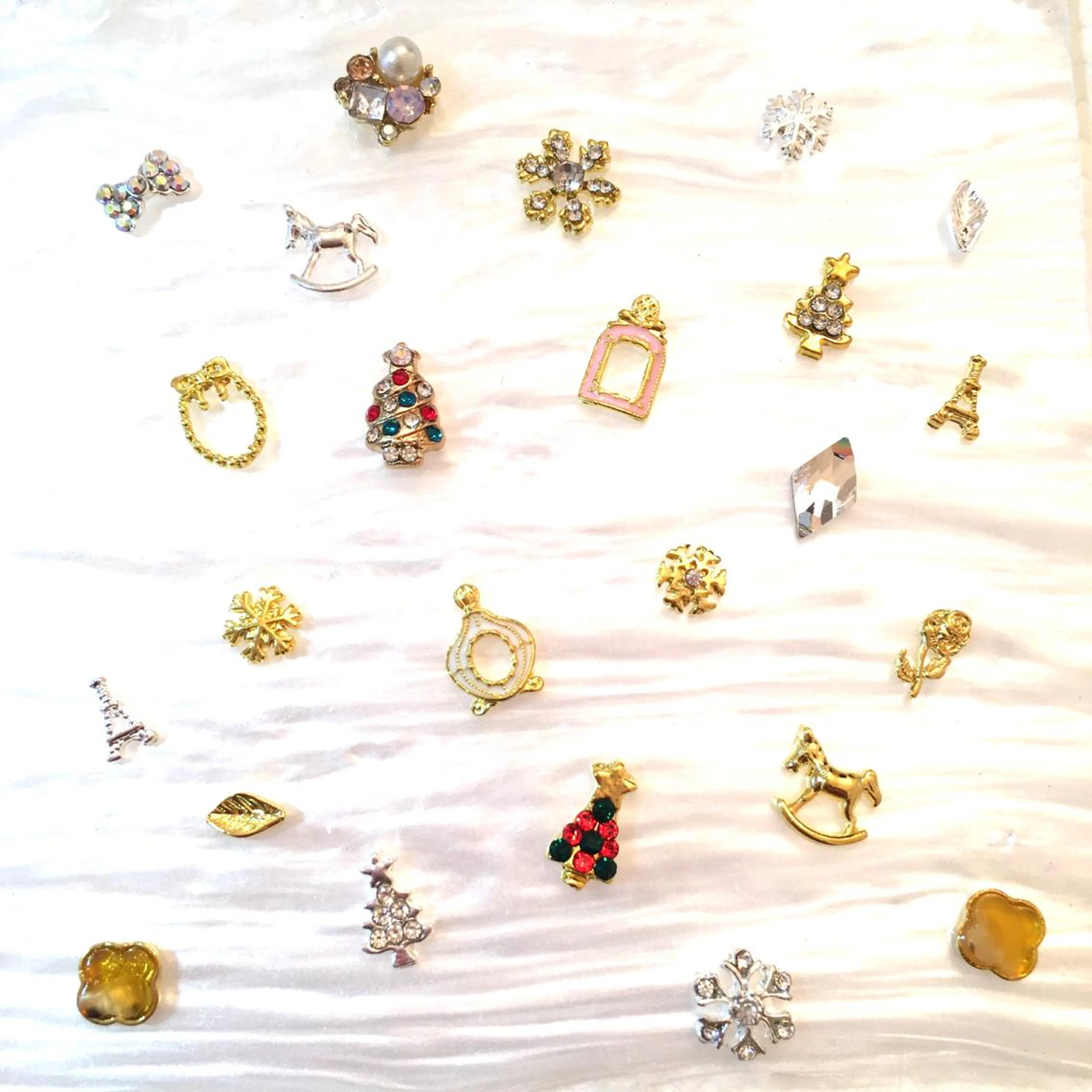 ネイル キラキラネイル ネイルサロン ショコラのネイルデザイン