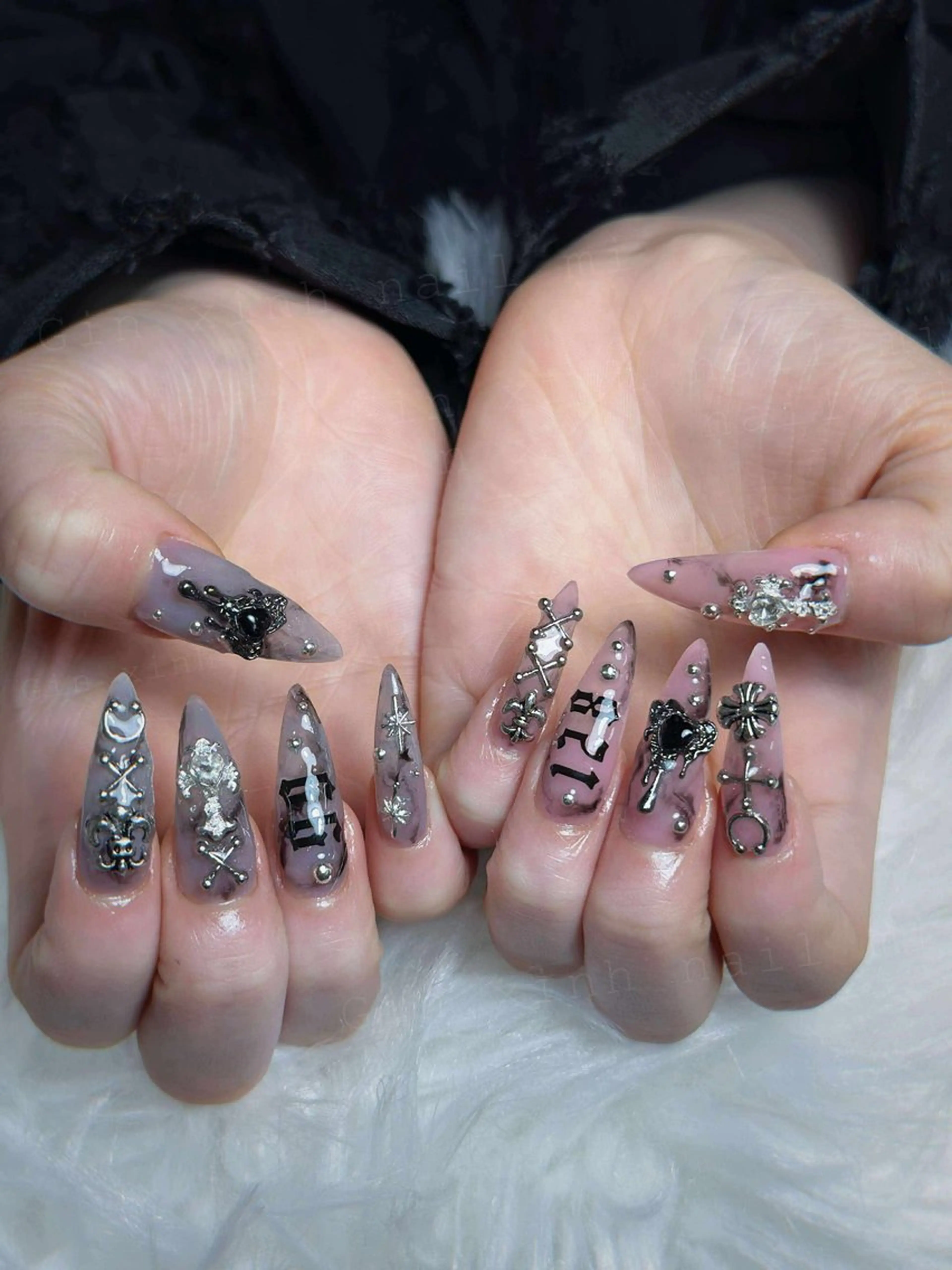 ネイル フレンチネイル ジェルネイル キラキラネイル 韓国ネイル マグネットネイル Julli nail studio所属・Julli NailStudioのネイルデザイン