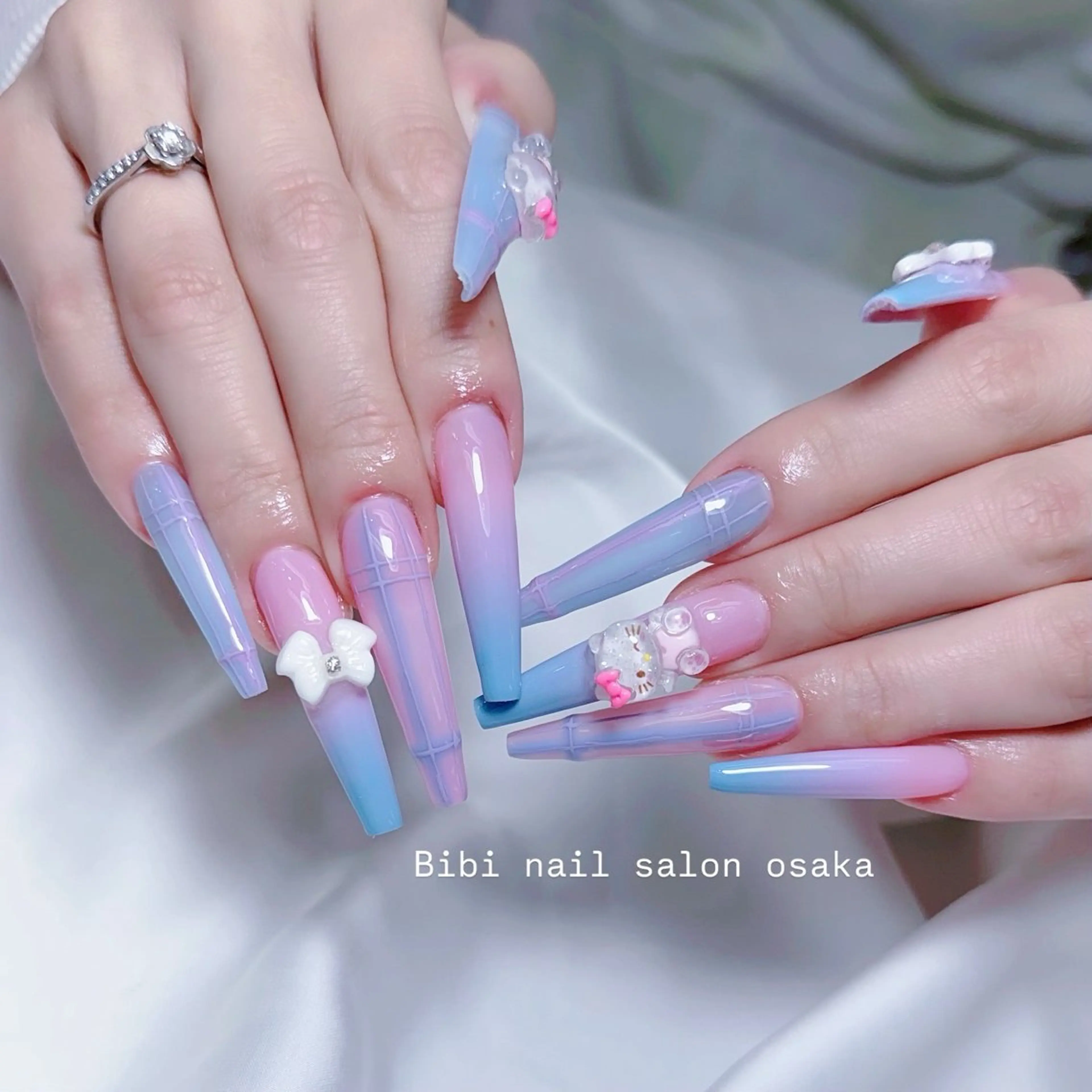 セミロング ハンドネイル Bibi beauty spa Osaka所属・Bibi nail Osakaのネイルデザイン