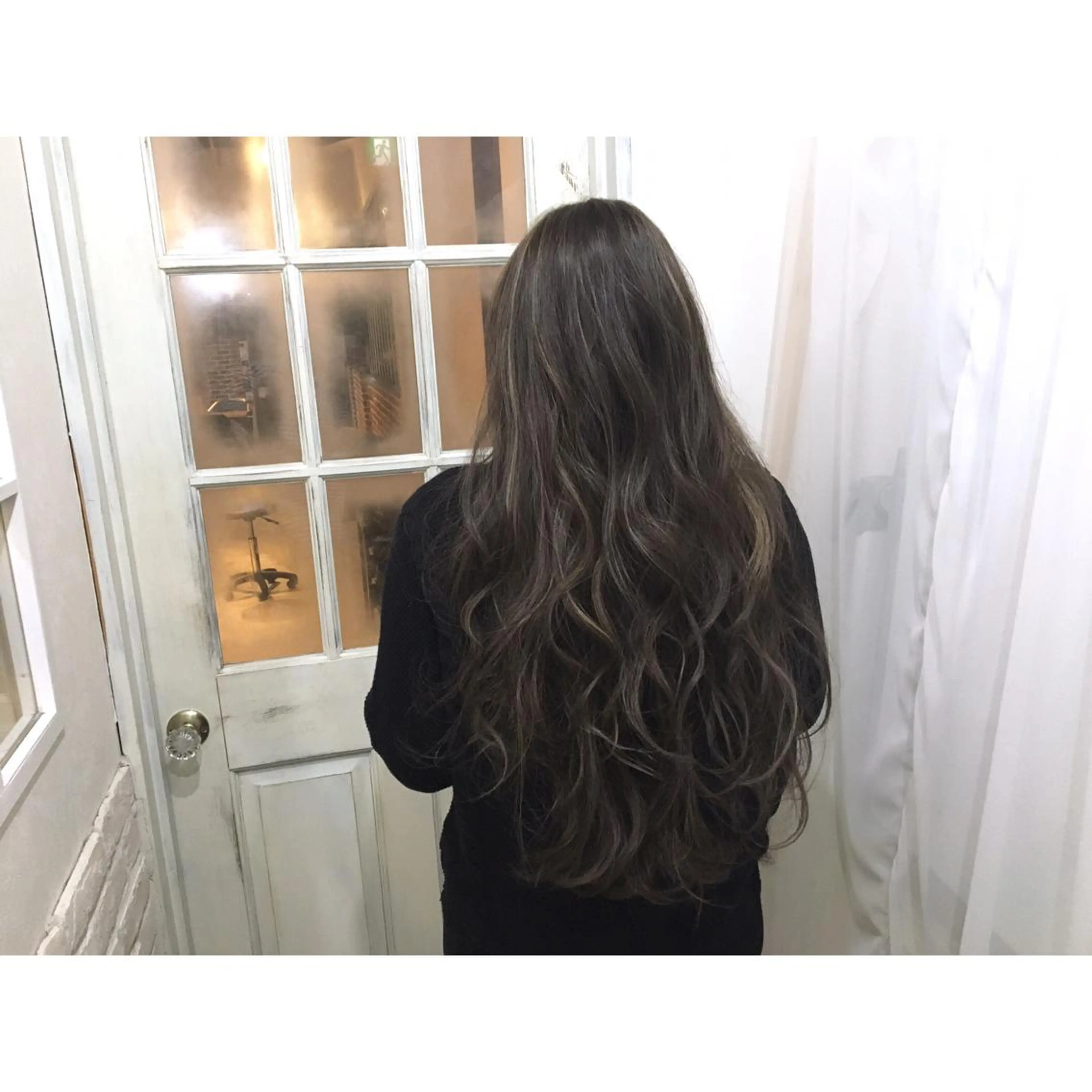 ロング カラー パーマ ヘアアレンジ グレージュ ハイライトカラー 外国人風カラー ハイライト seen所属・境 健助のヘアスタイル