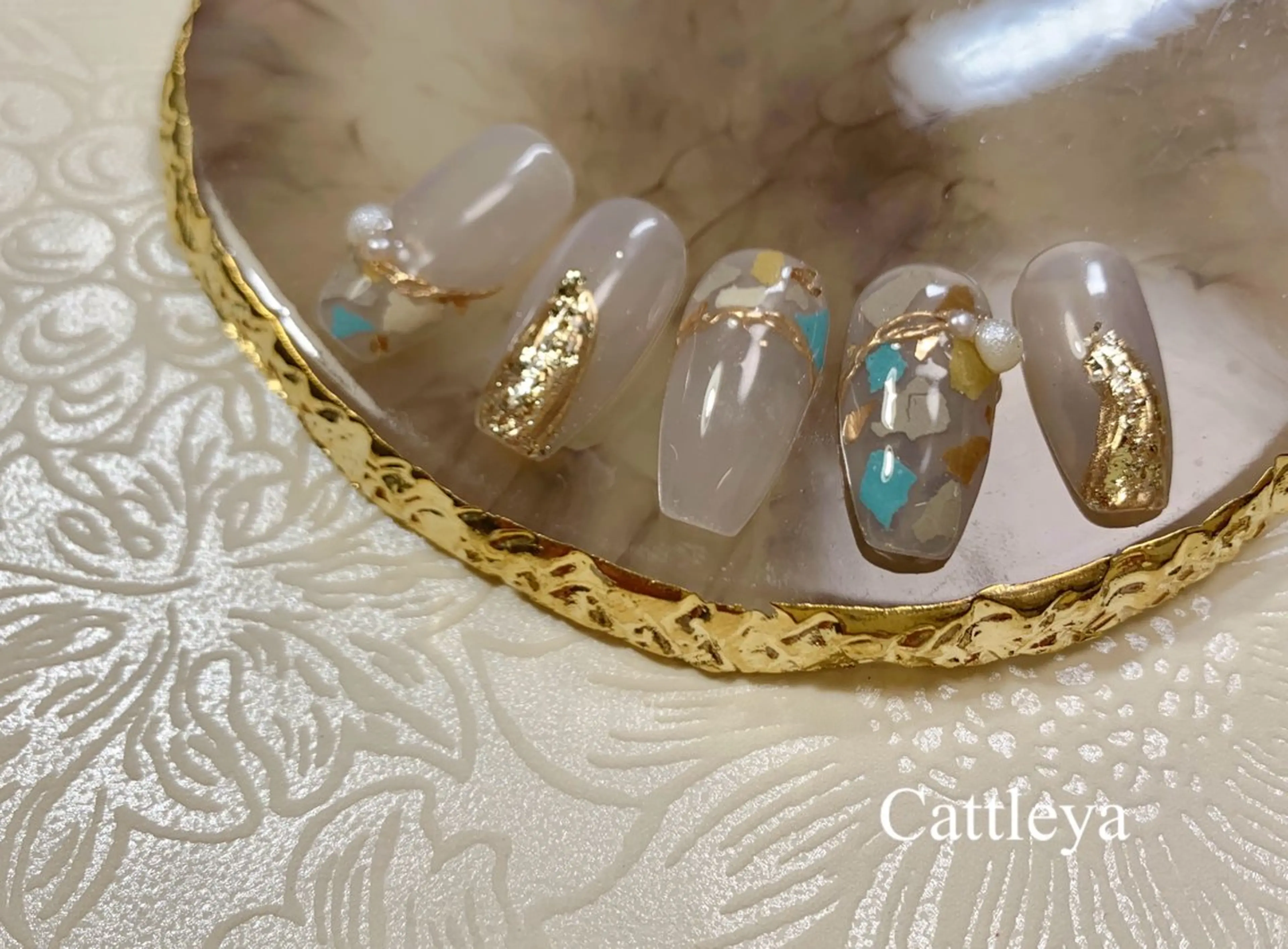 ネイル ミラーネイル ニュアンスネイル 冬ネイル ハンドネイル Cattleya カトレアのネイルデザイン