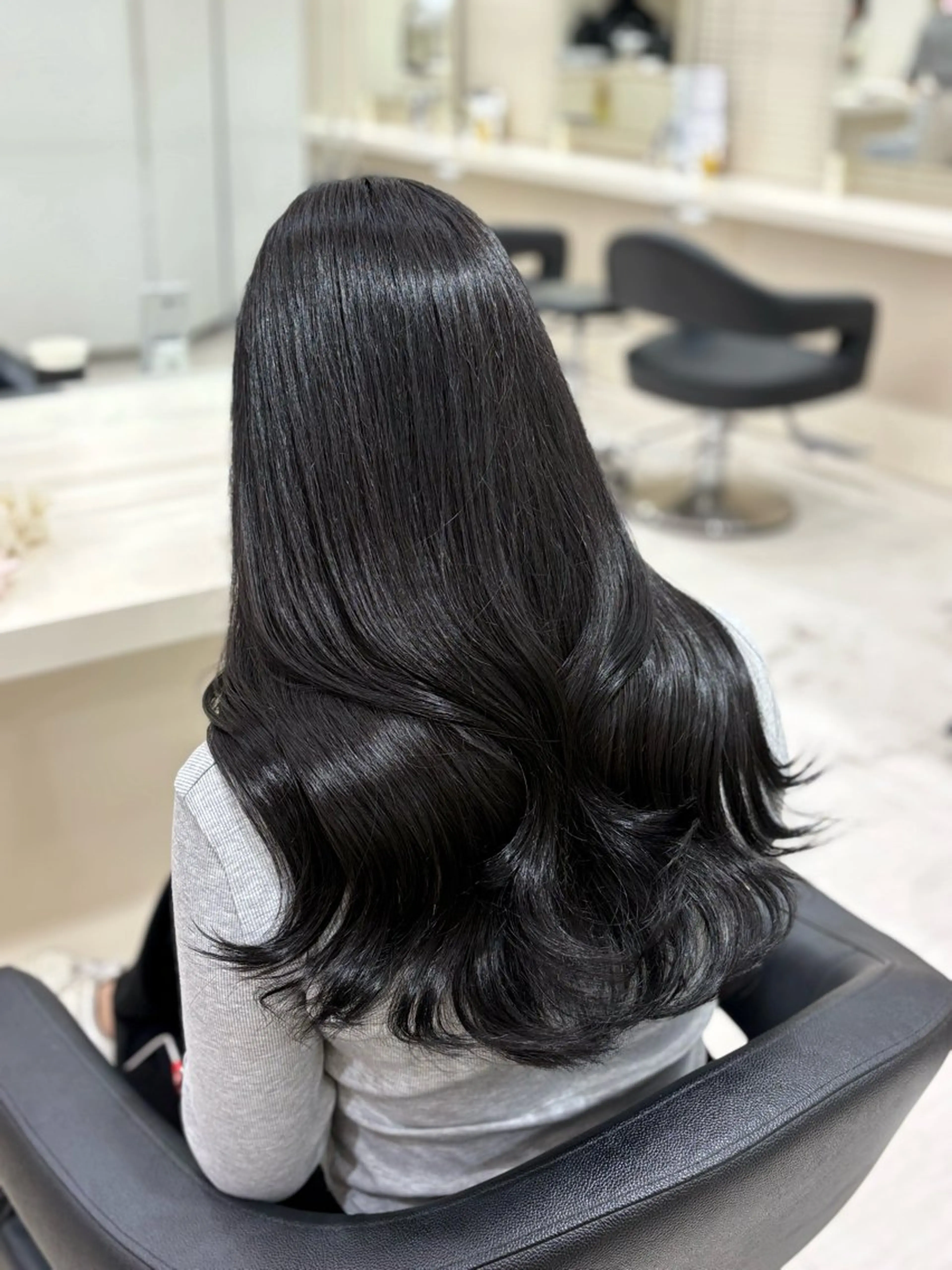 ミディアム カラー ヘアアレンジ ヘアカラー トリートメント 💟RINNA 艶カラー💟のヘアスタイル