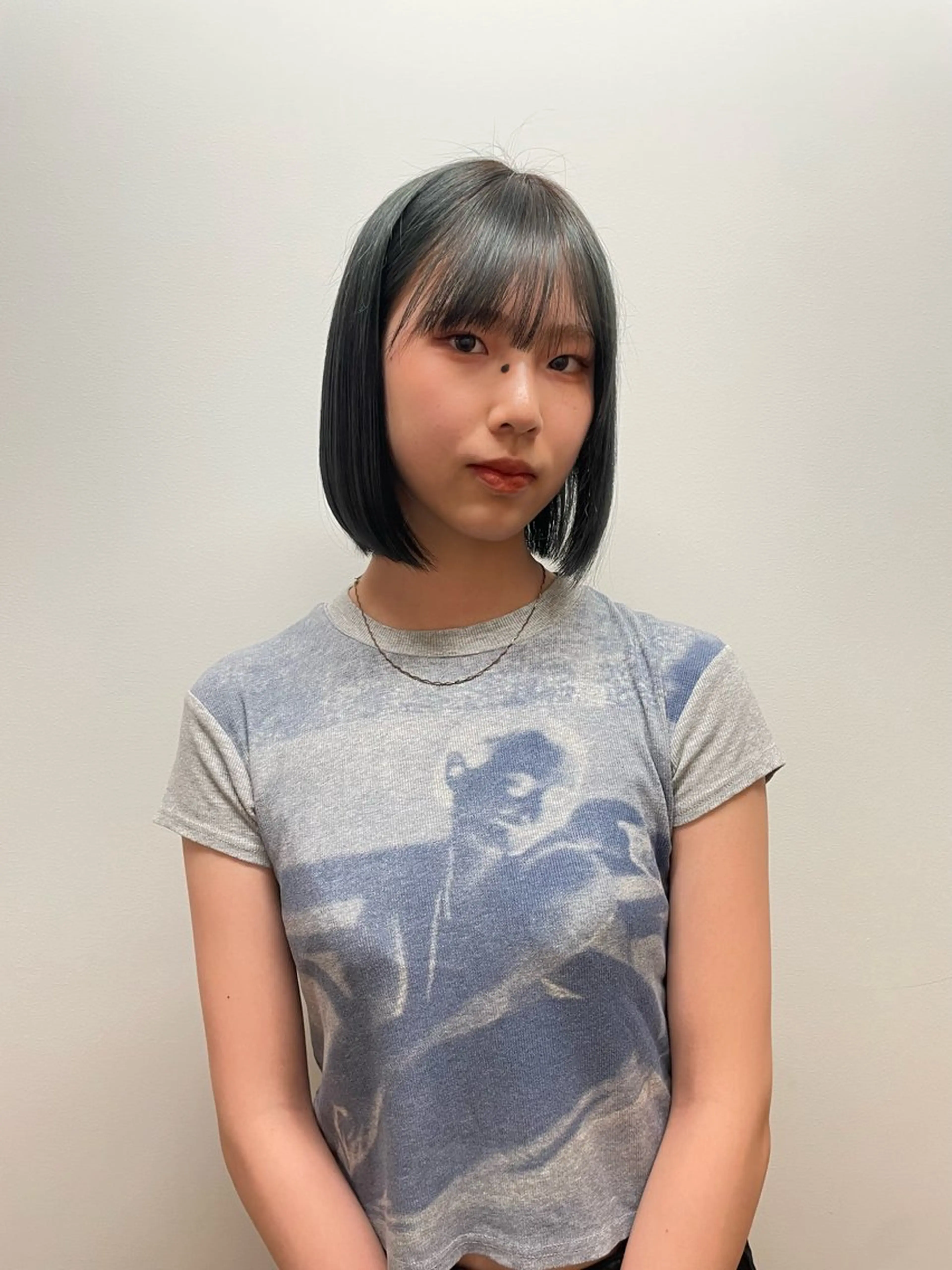 ミディアム カラー 楪 yuzuriha所属・Saaya/レイヤー /ブリーチ/ブロンドのヘアスタイル