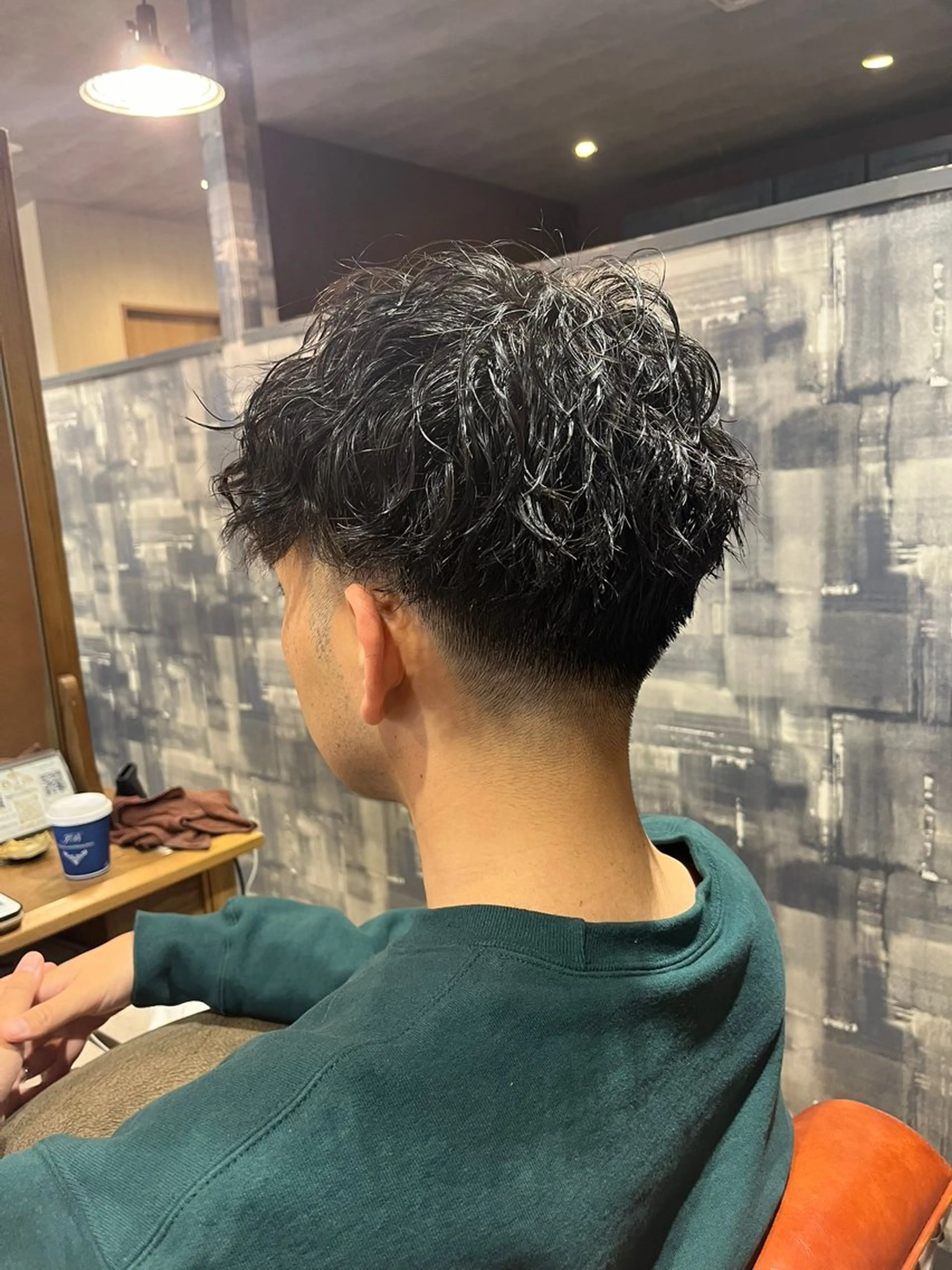 ショート パーマ メンズ フェードカット メンズパーマ カット パーマ qrop所属・柴田 翔太郎のヘアスタイル