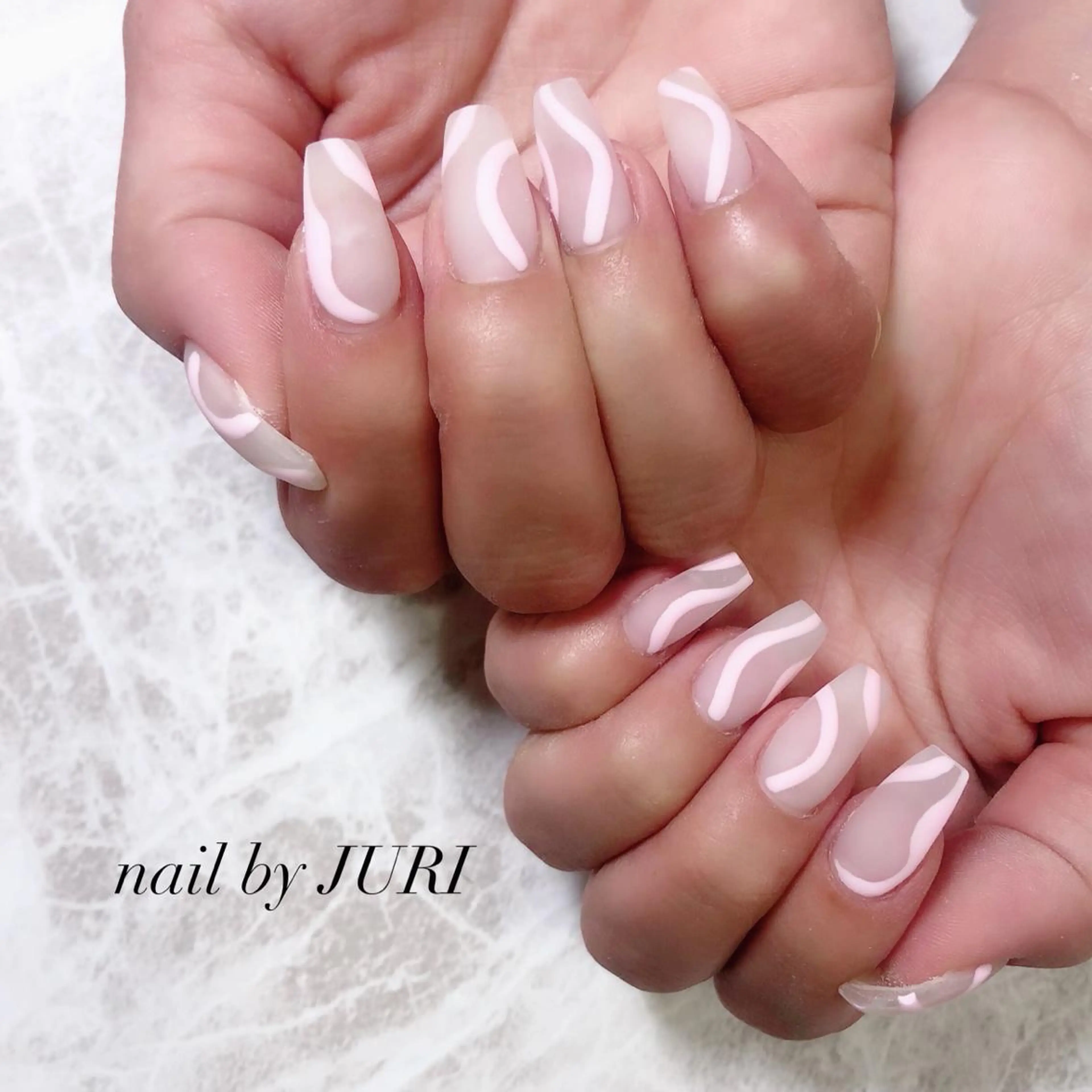 ネイル フットネイル フレンチネイル ジェルネイル ラメ(グリッター) ラメグラデーション NEO Beauty Salon所属・𝐍𝐄𝐎 𝐉𝐔𝐑𝐈のネイルデザイン