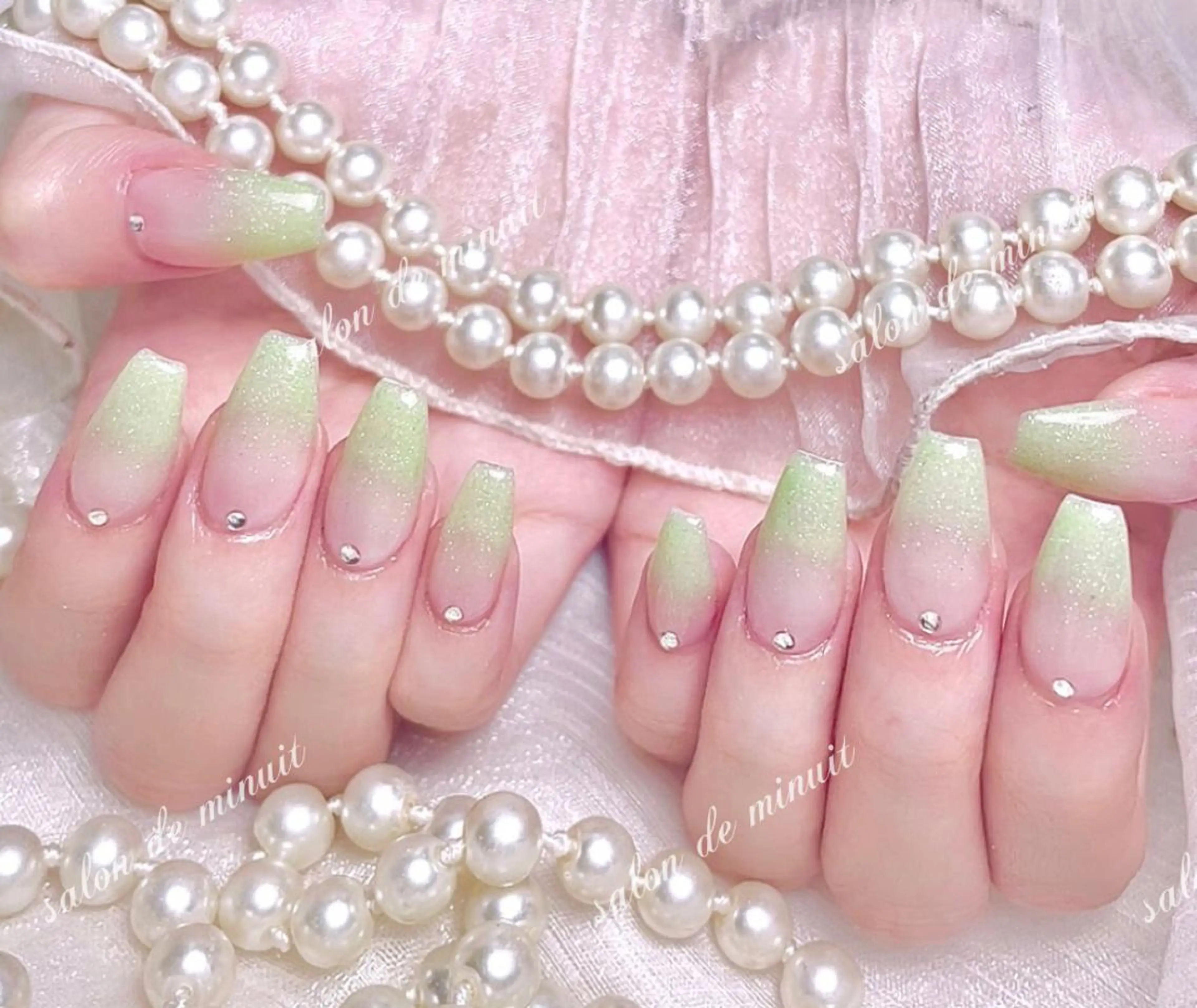 ネイル Salon de Minuit🦩のネイルデザイン