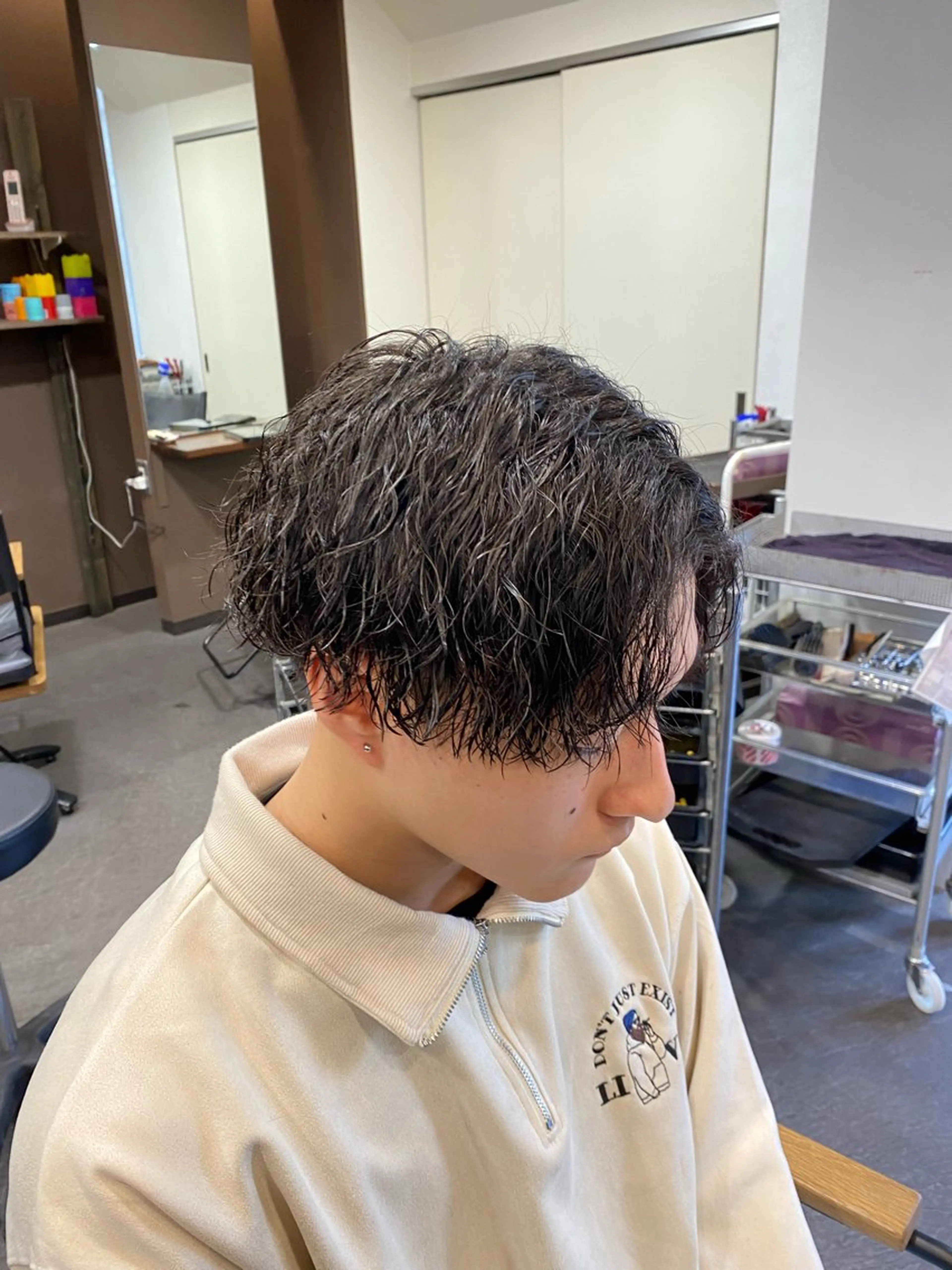 ミディアム パーマ メンズ カット パーマ 【阪急六甲 サロン ド ロイ】所属・メンズ特化 岸本 阪急六甲サロンドロイのヘアスタイル