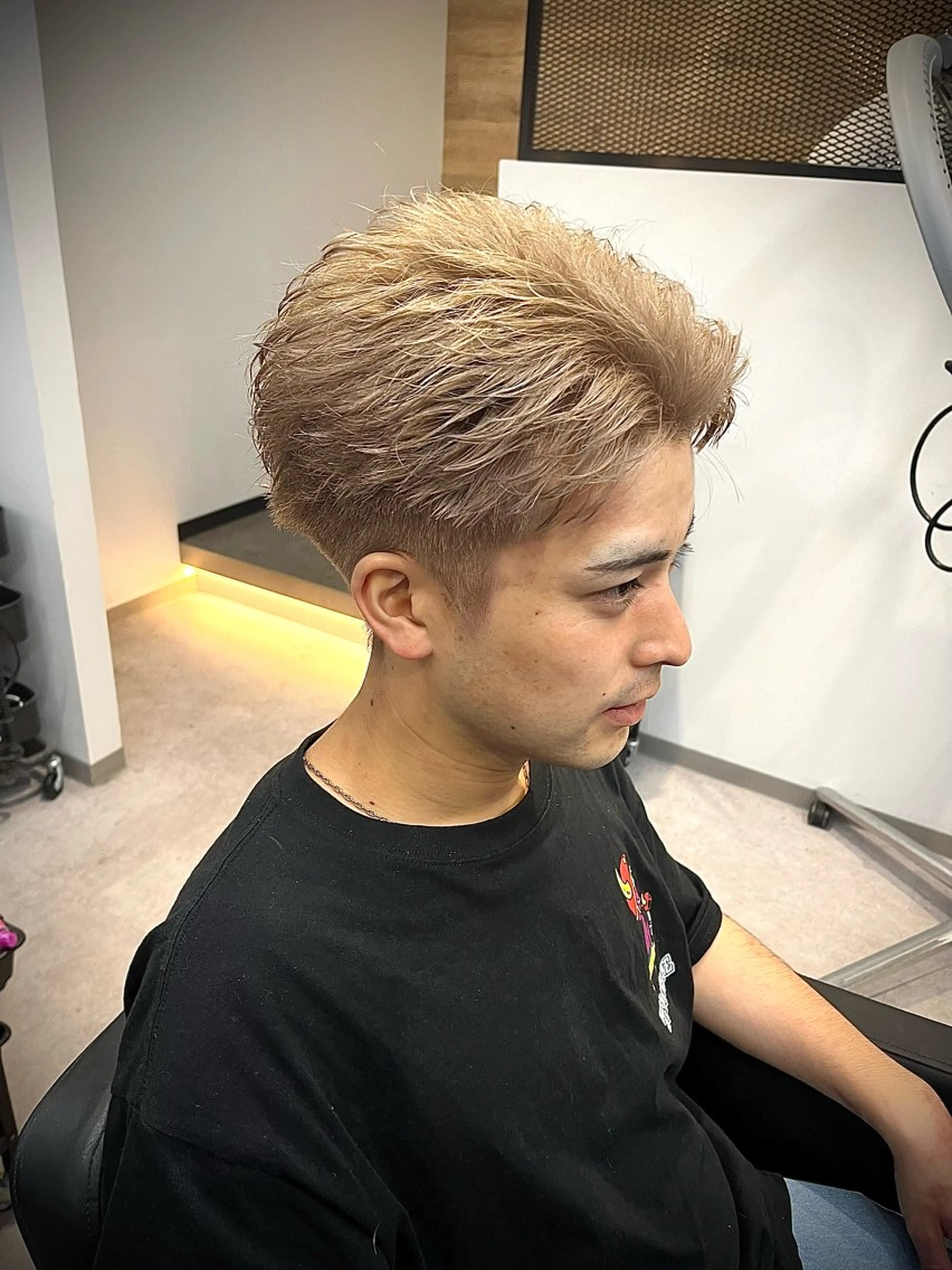 ショート カラー ヘアアレンジ メンズ メンズブリーチ スパイキーショート 刈り上げ ブリーチ ショートヘア カット ヘアカラー ヘアセット men'slapis YUTOのヘアスタイル