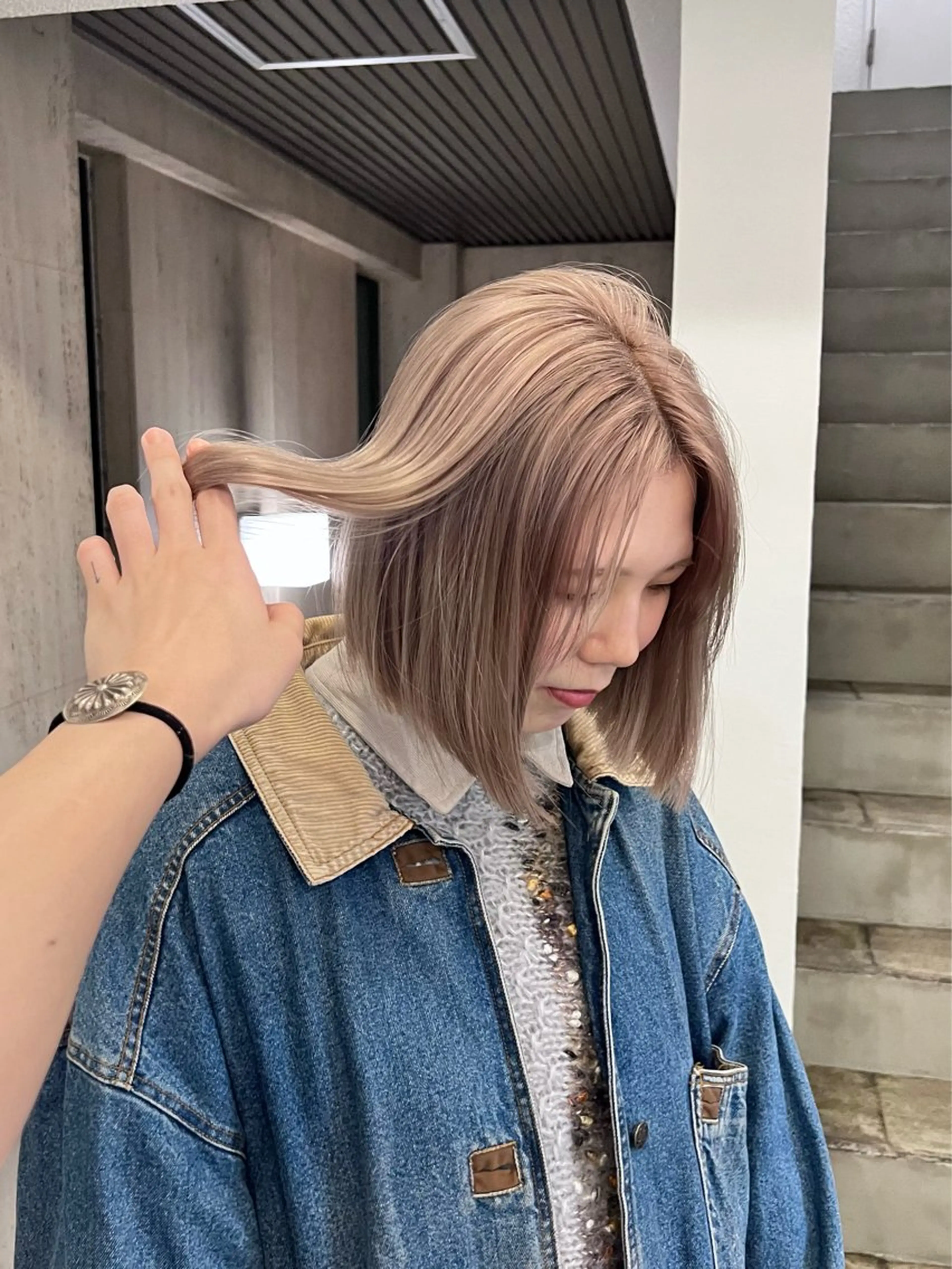 ショート カラー ベージュカラー カット ヘアカラー ムラ修正💎 艶髪ハイトーン💎のヘアスタイル