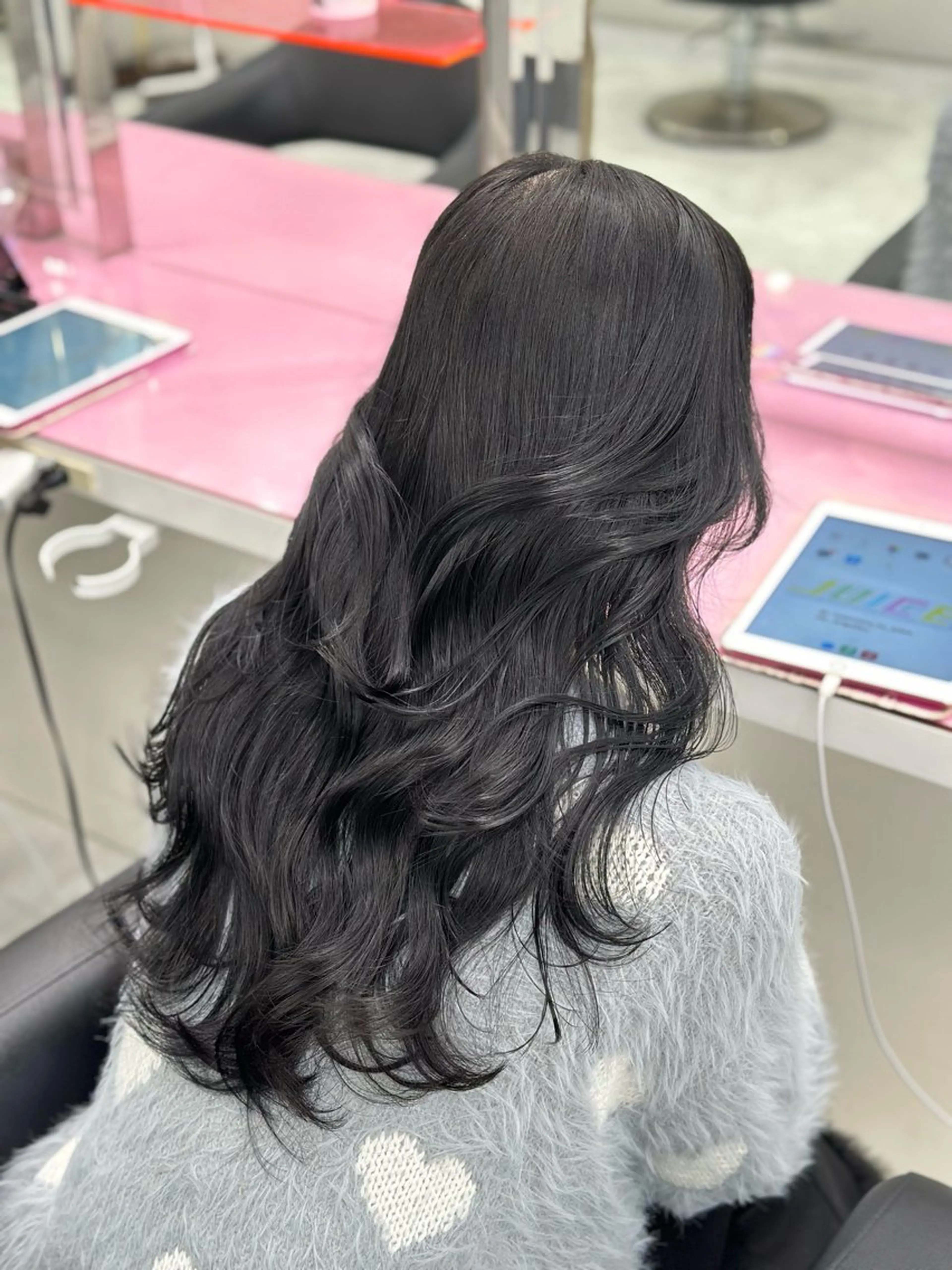 ロング カラー ヘアアレンジ カット ヘアカラー トリートメント ヘッドスパ ヘアセット 🌈艶カラー/ 韓国風レイヤーカットのヘアスタイル
