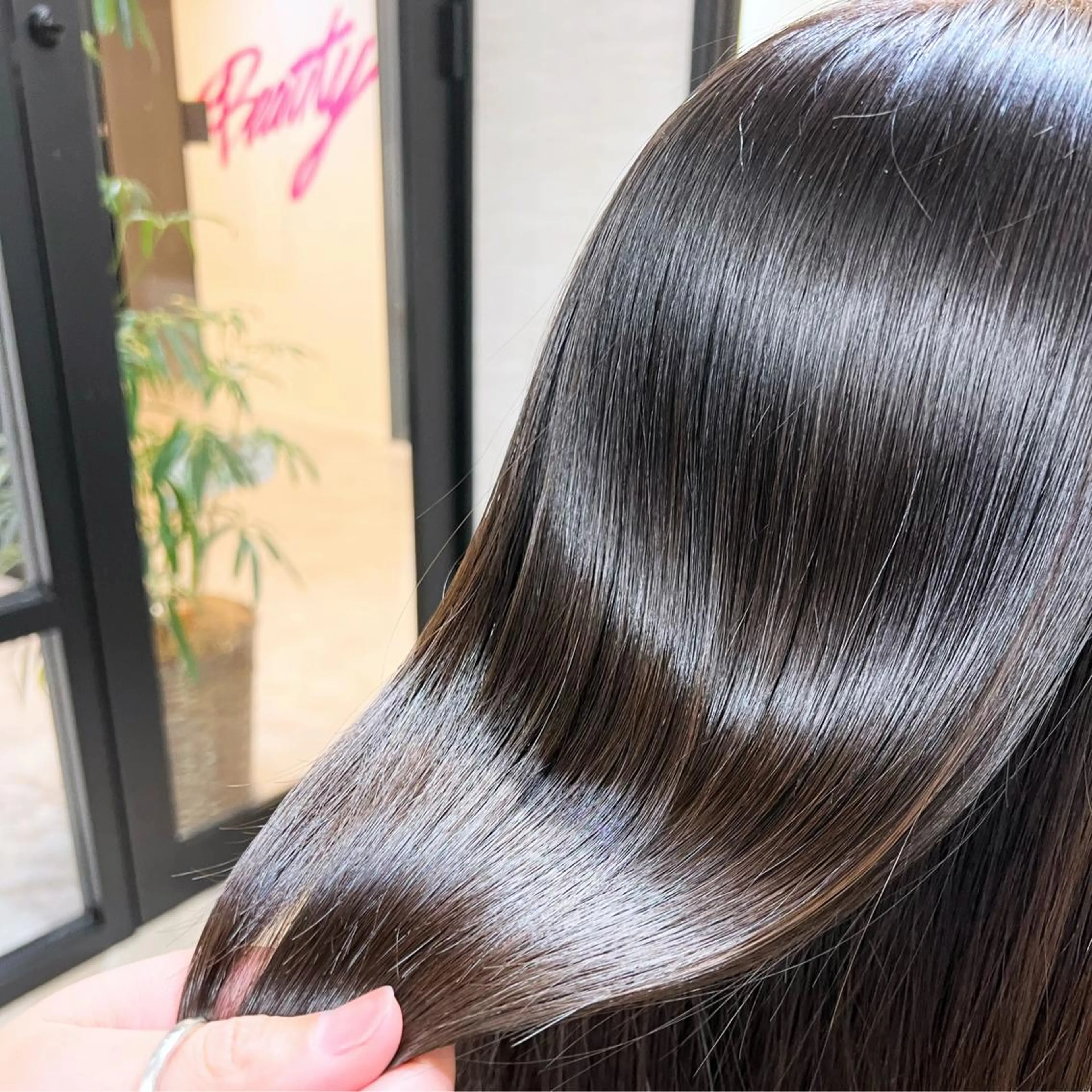 セミロング 髪質改善 トリートメント 髪質改善×大人可愛い 艶髪🫧ダイトのヘアスタイル