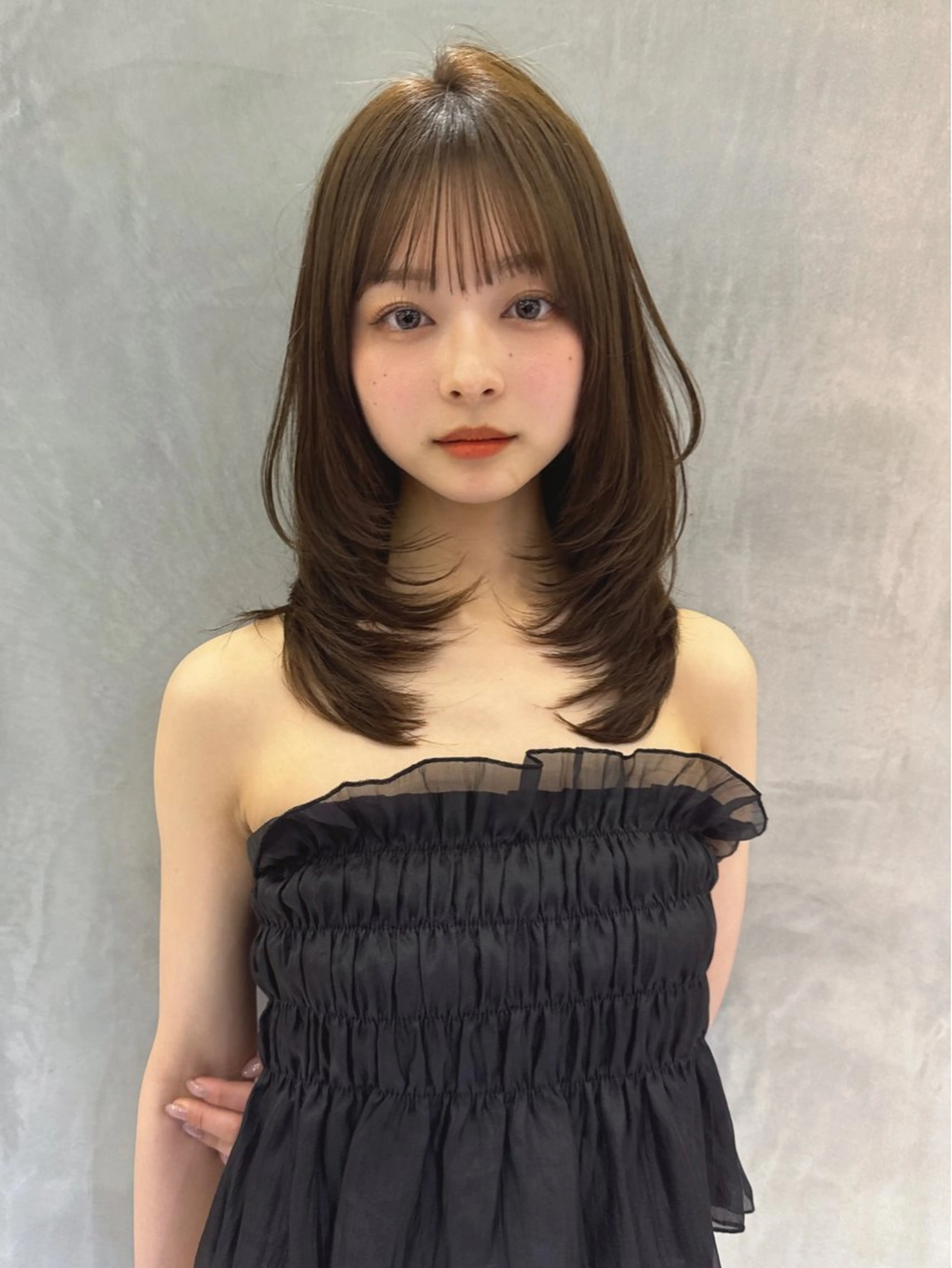 セミロング カット トリートメント 岡田準希/韓国/透明 感カラー/美髪矯正のヘアスタイル