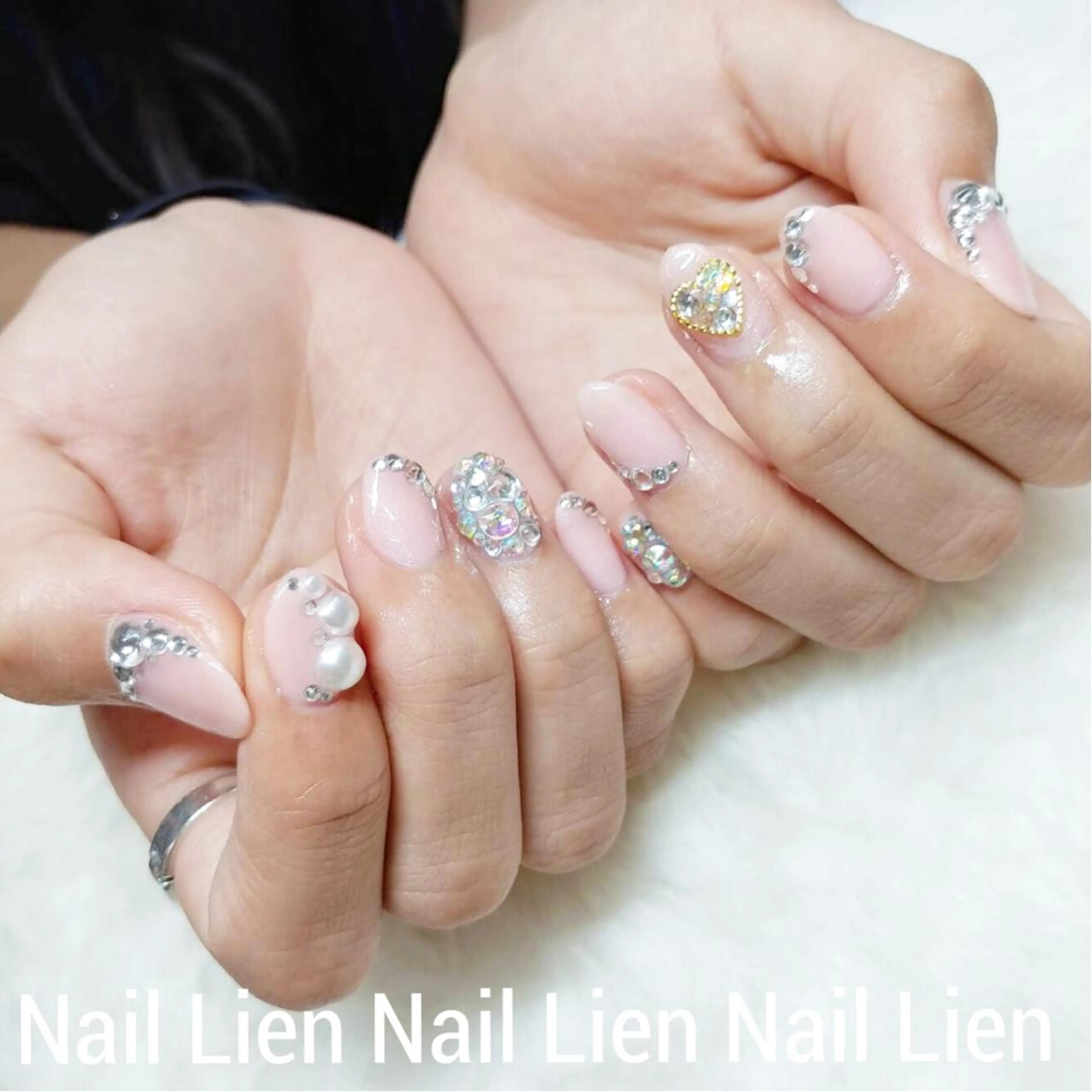 ネイル ストーンネイル Nail lieNのネイルデザイン