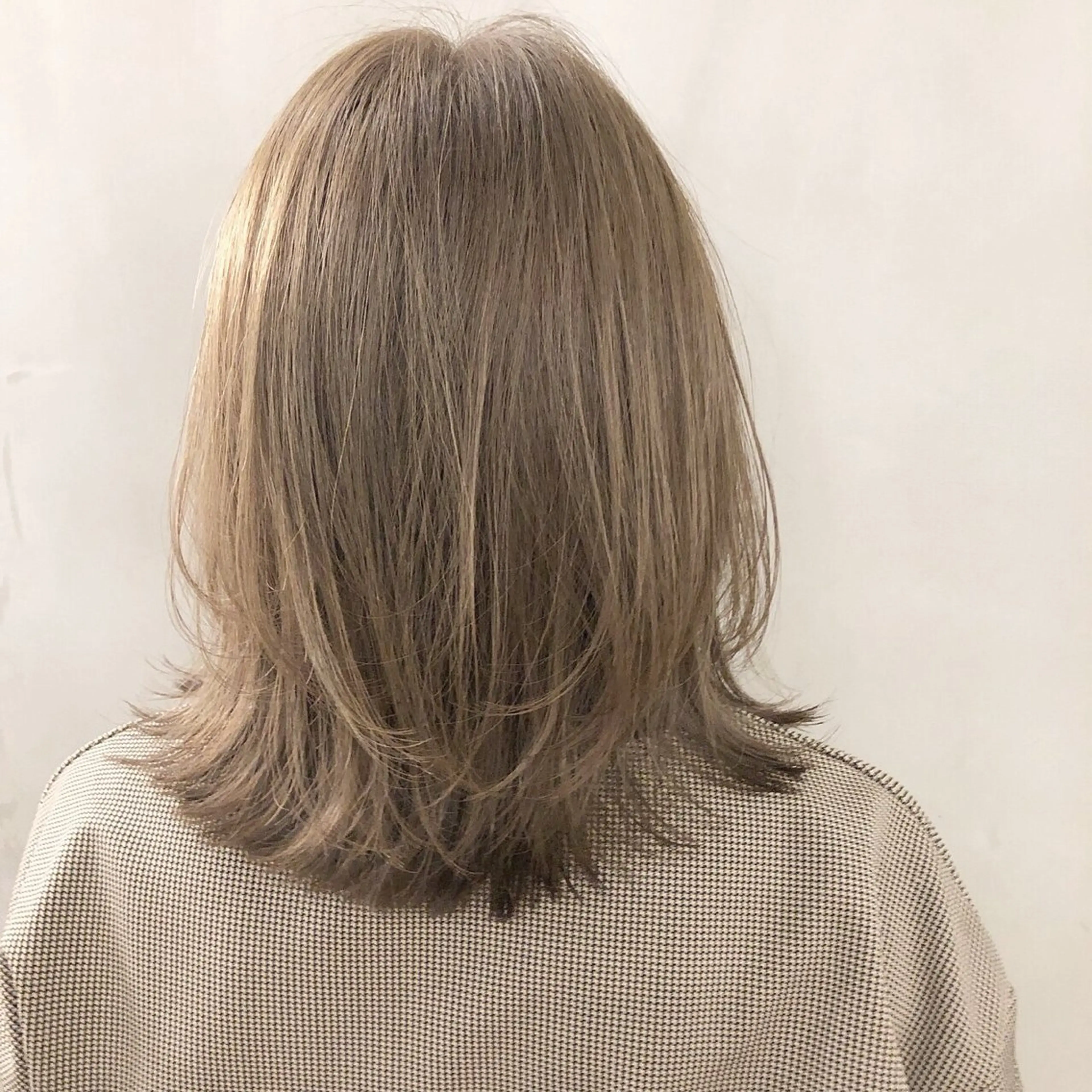 ブリーチ1回で作るダブルカラー（シャンプー、ブロー込み）の写真