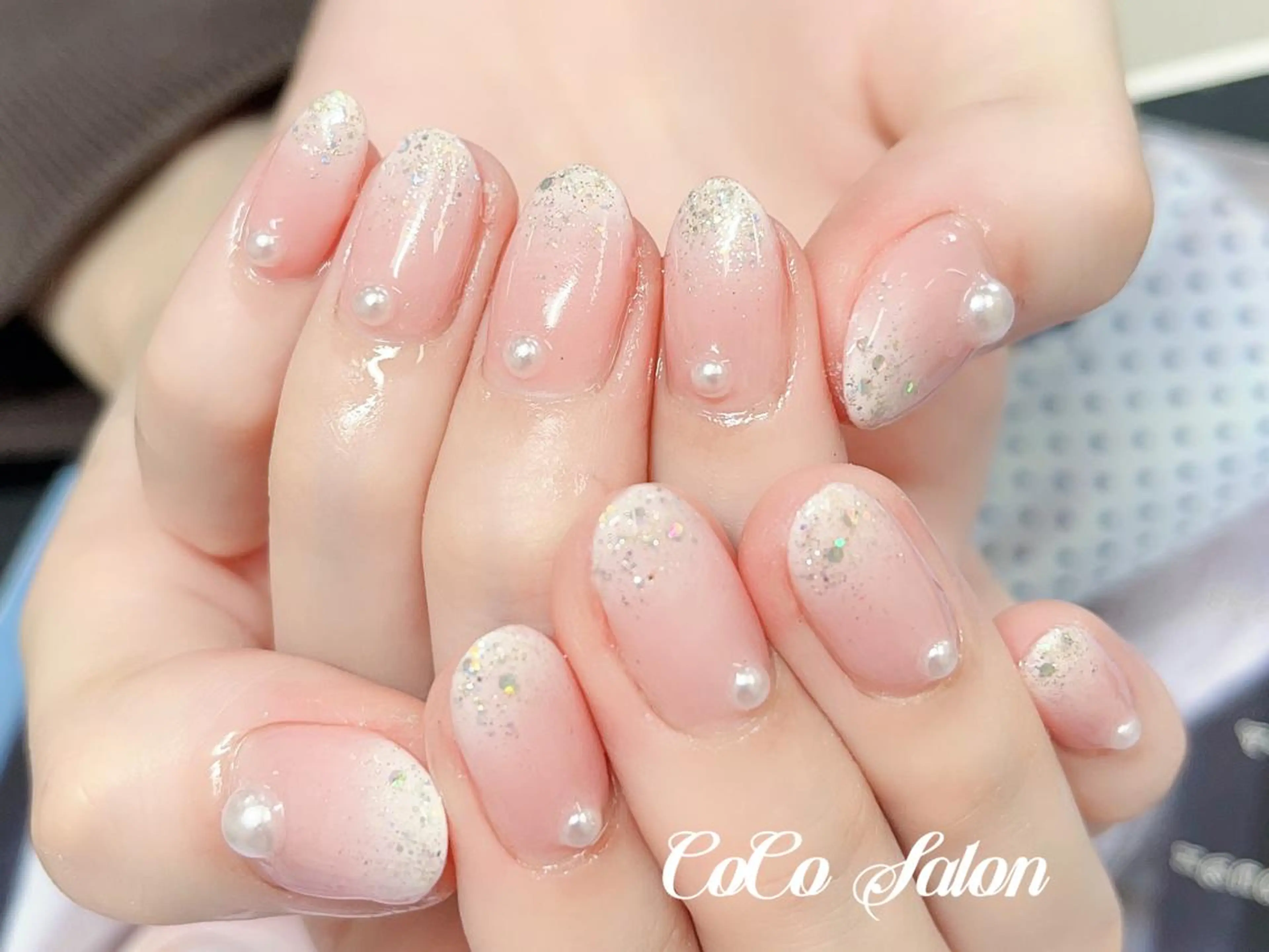 ネイル オーロラネイル 長さ出し ジェルネイル グラデーション ホログラムネイル ハンドネイル CoCoSalon ネイル/まつ毛予約のネイルデザイン