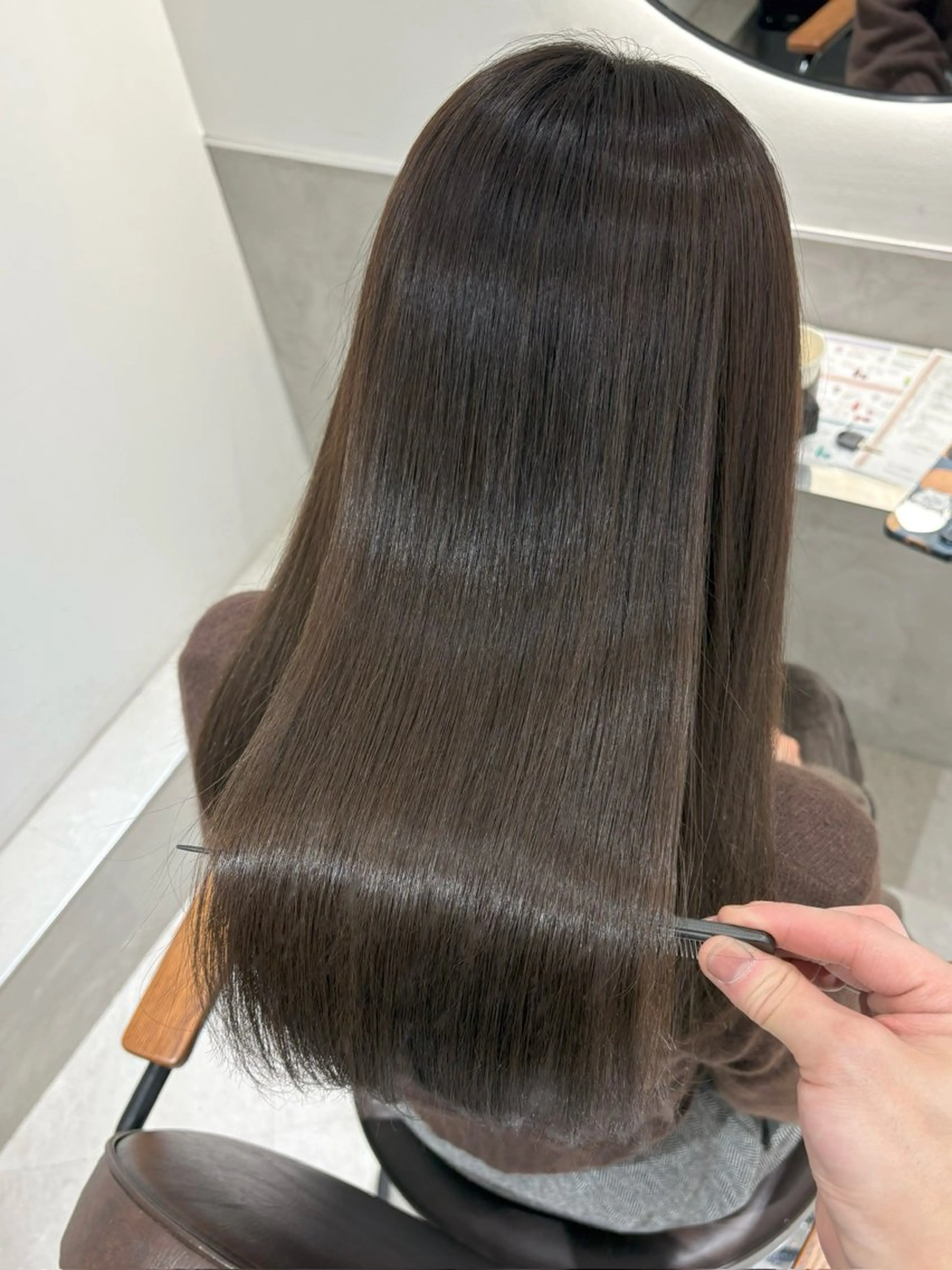 セミロング カラー 髪質改善 トリートメント ヘアカラー トリートメント eN° by youres hair 銀座店【エン バイ ユアーズヘア】所属・💖褒められサラ艶髪 💖本木ヨシヒサ💖のヘアスタイル