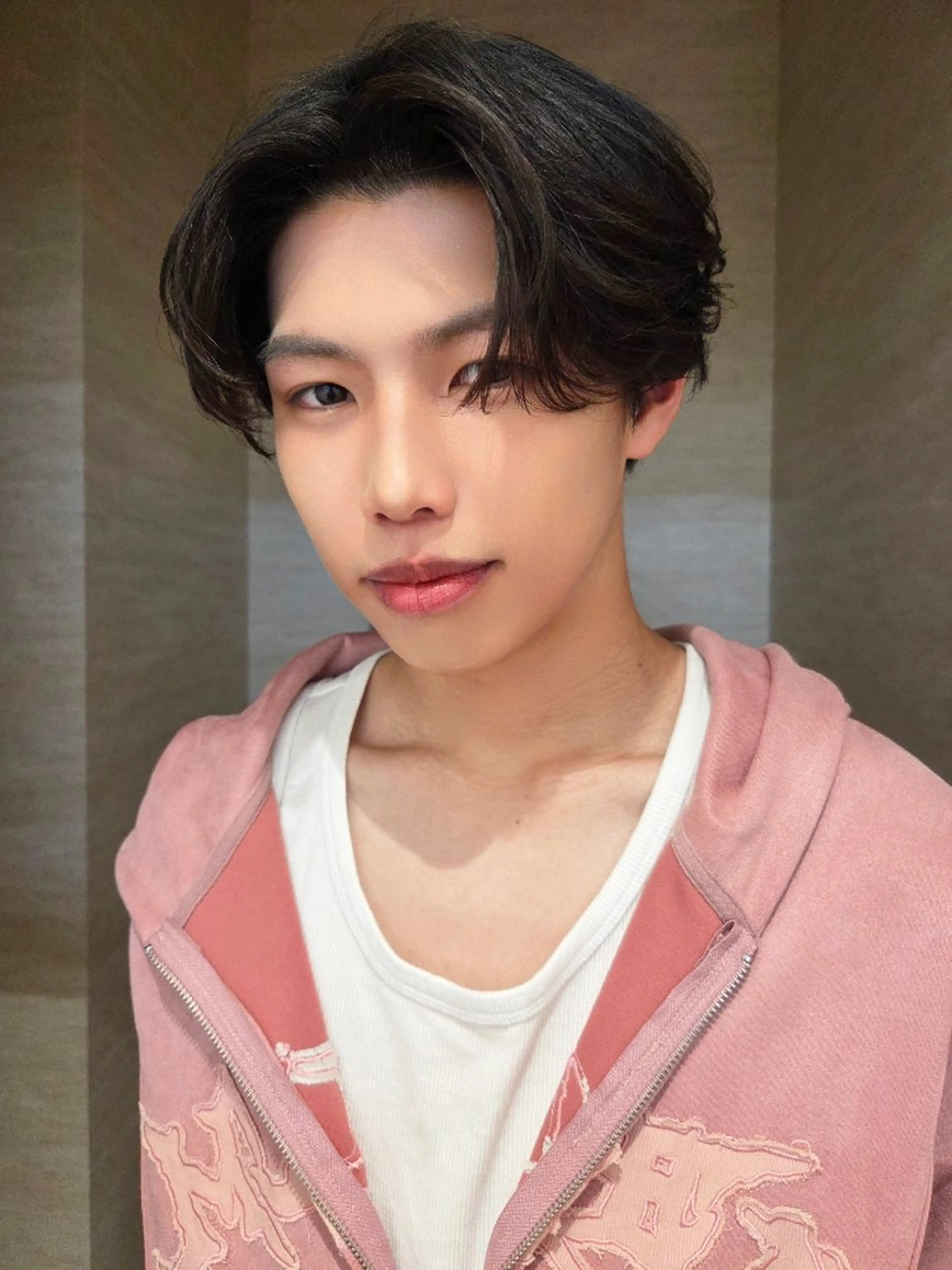 メンズ メンズ ヘアメイク ハイトーン キャロのヘアスタイル