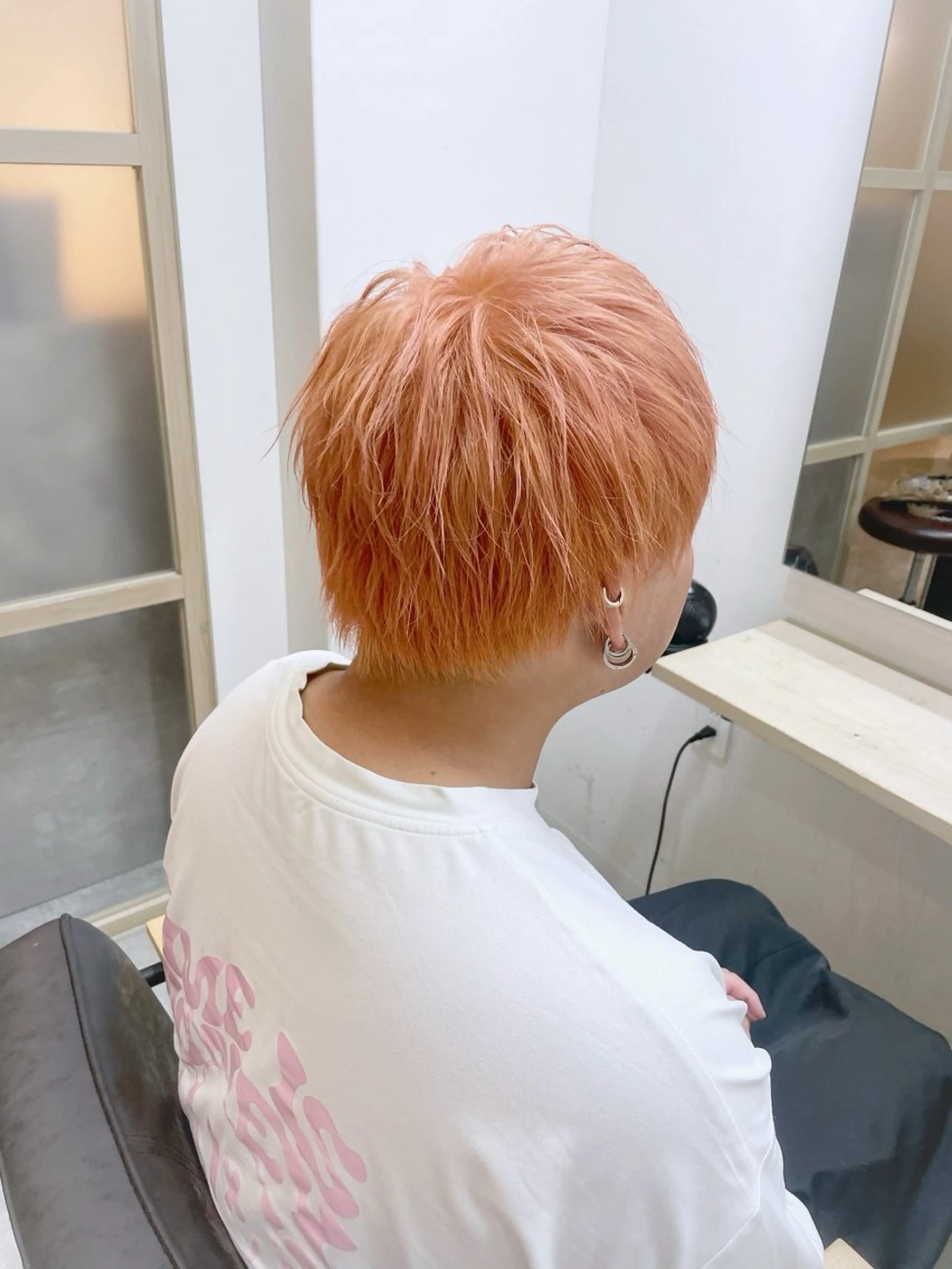 ミディアム カラー メンズ メンズブリーチ ブリーチ オレンジ EMANON新宿南口所属・🦄中性ウルフ ☁️Shiori🦄のヘアスタイル