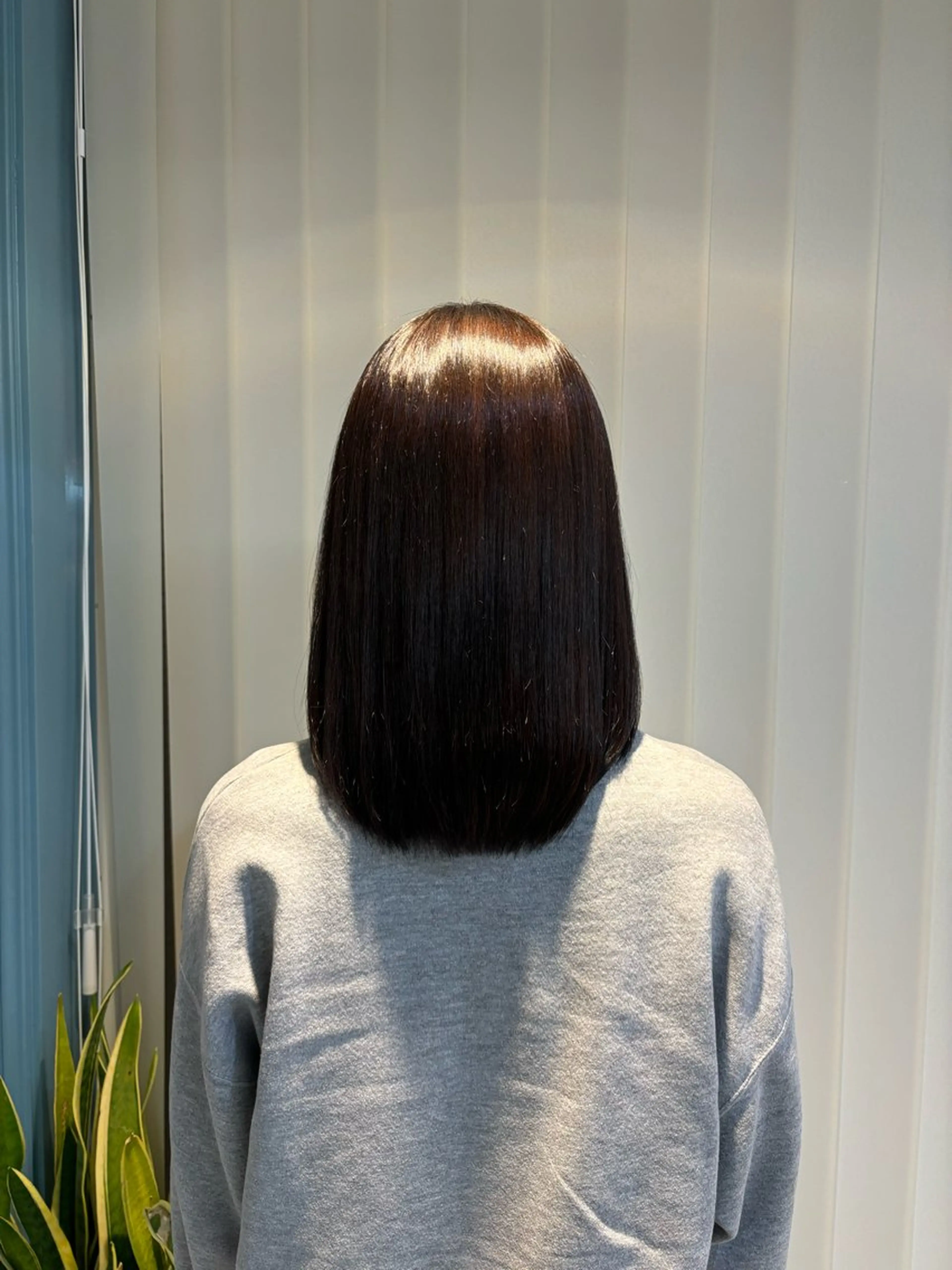 セミロング カラー 伊藤 杏奈のヘアスタイル