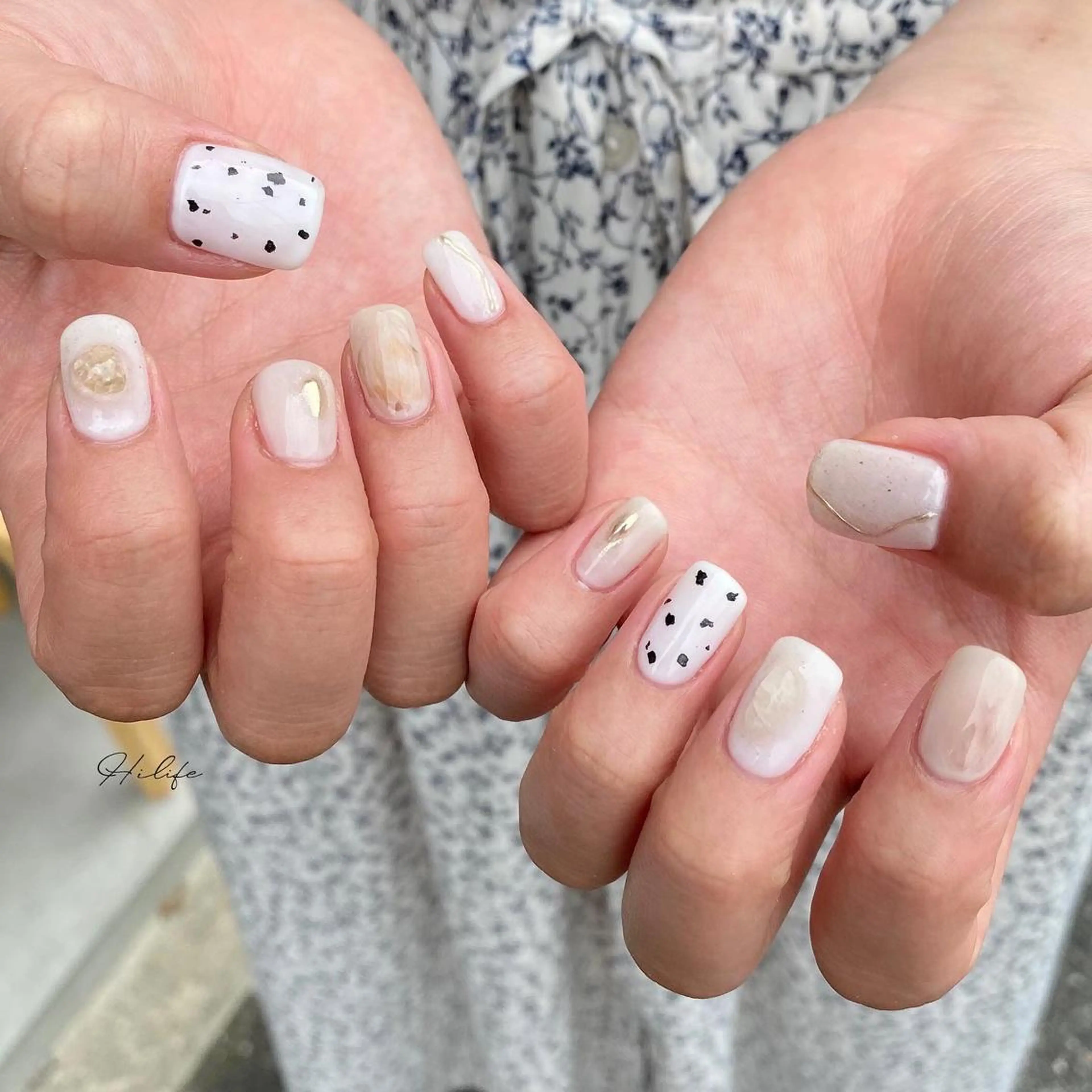 ネイル 持ち込み ニュアンスネイル ネイルチップ ホワイト ハンドネイル Nail Adore.のネイルデザイン