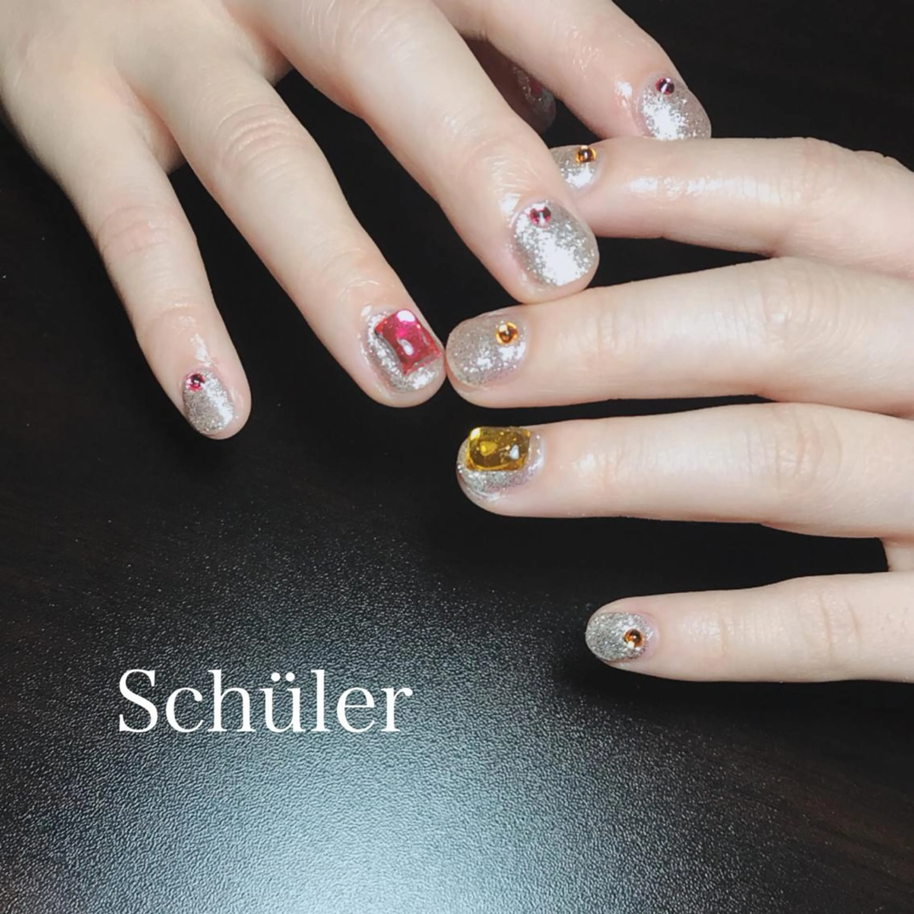 ネイル Schüler所属・野内 まきのネイルデザイン