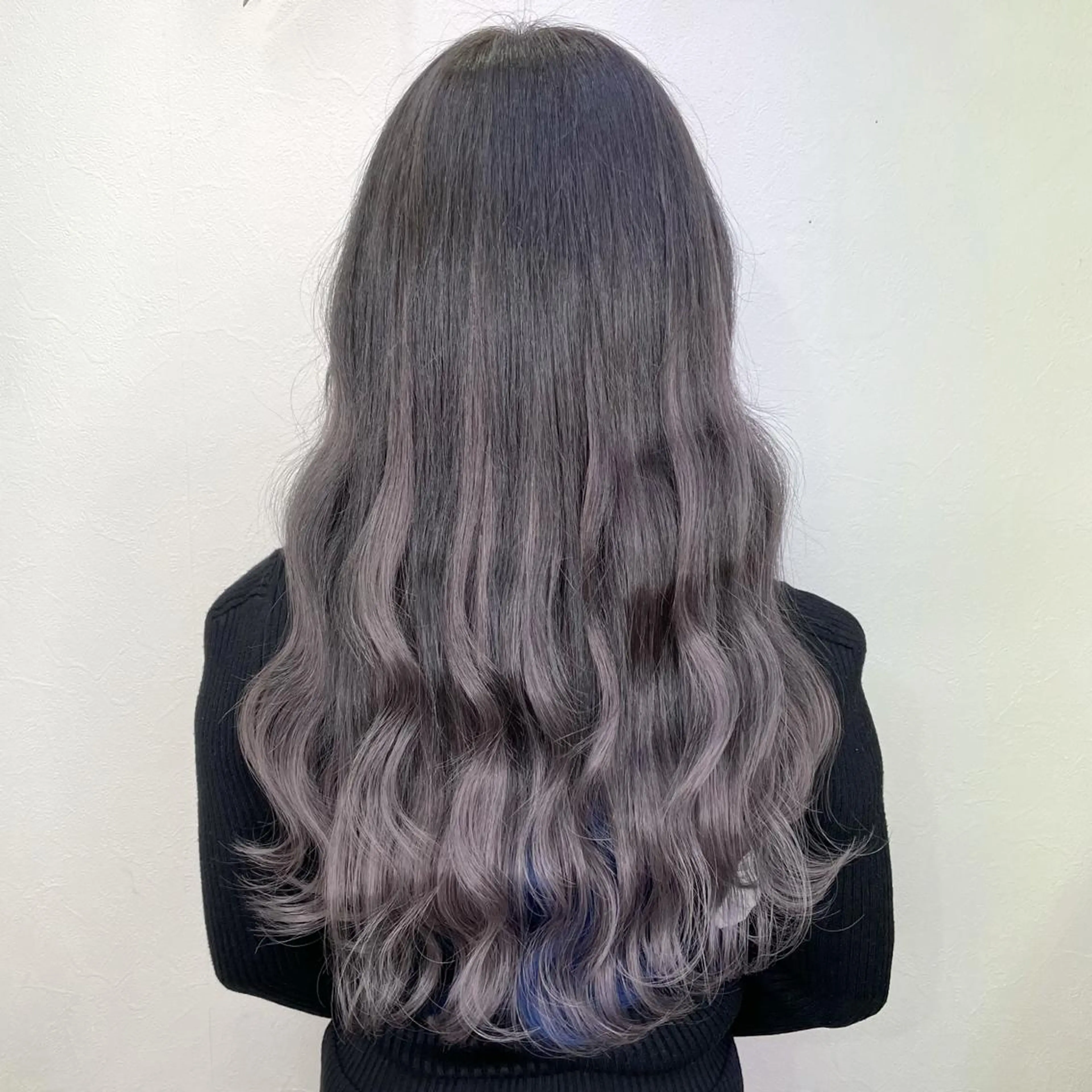 セミロング カラー アッシュ ブルーカラー グラデーションカラー インナーカラー ヘアカラー トリートメント エクステ KEISUKE🧡 NEXT池袋のヘアスタイル