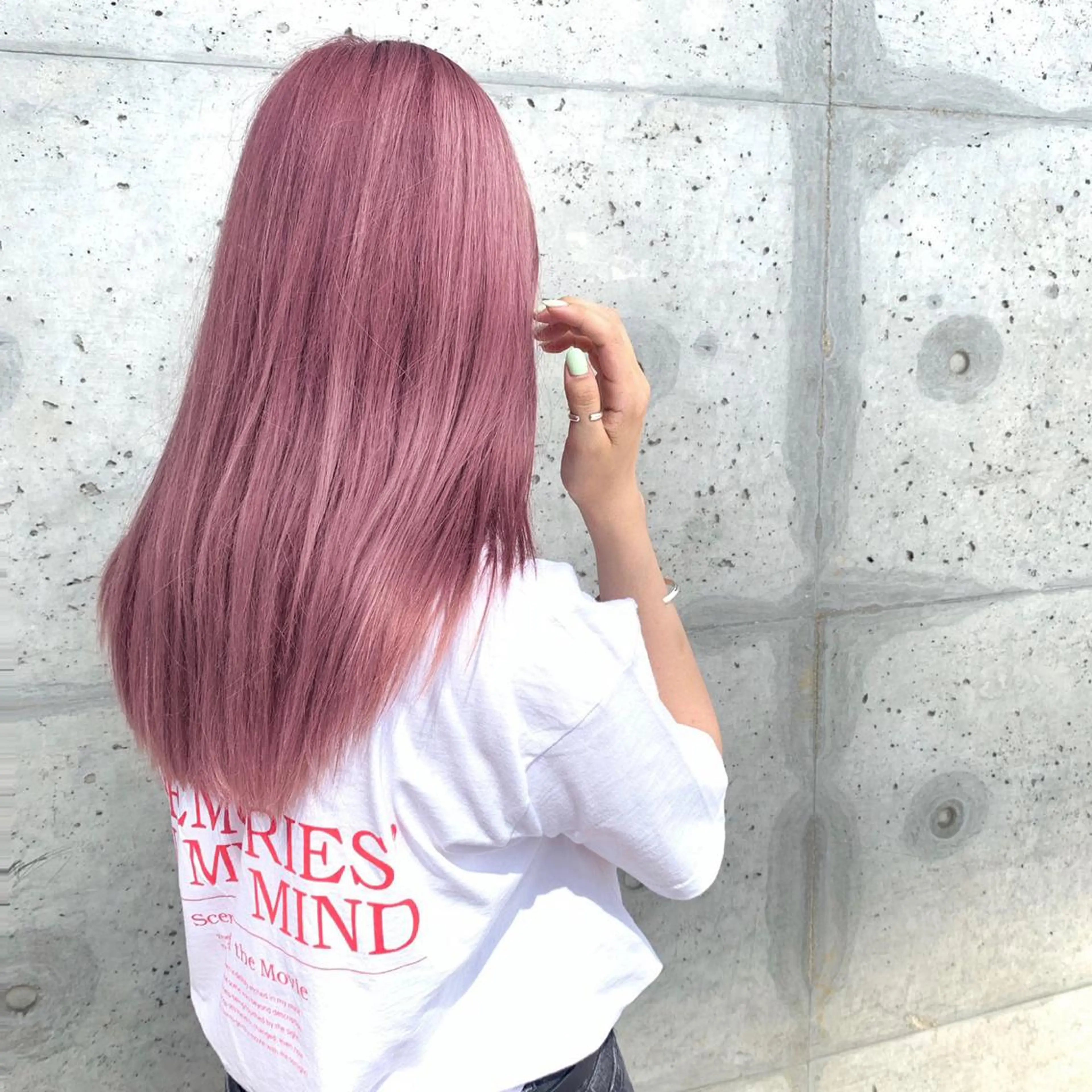 ロング カラー ANNA /艶髪/ハイトーンのヘアスタイル