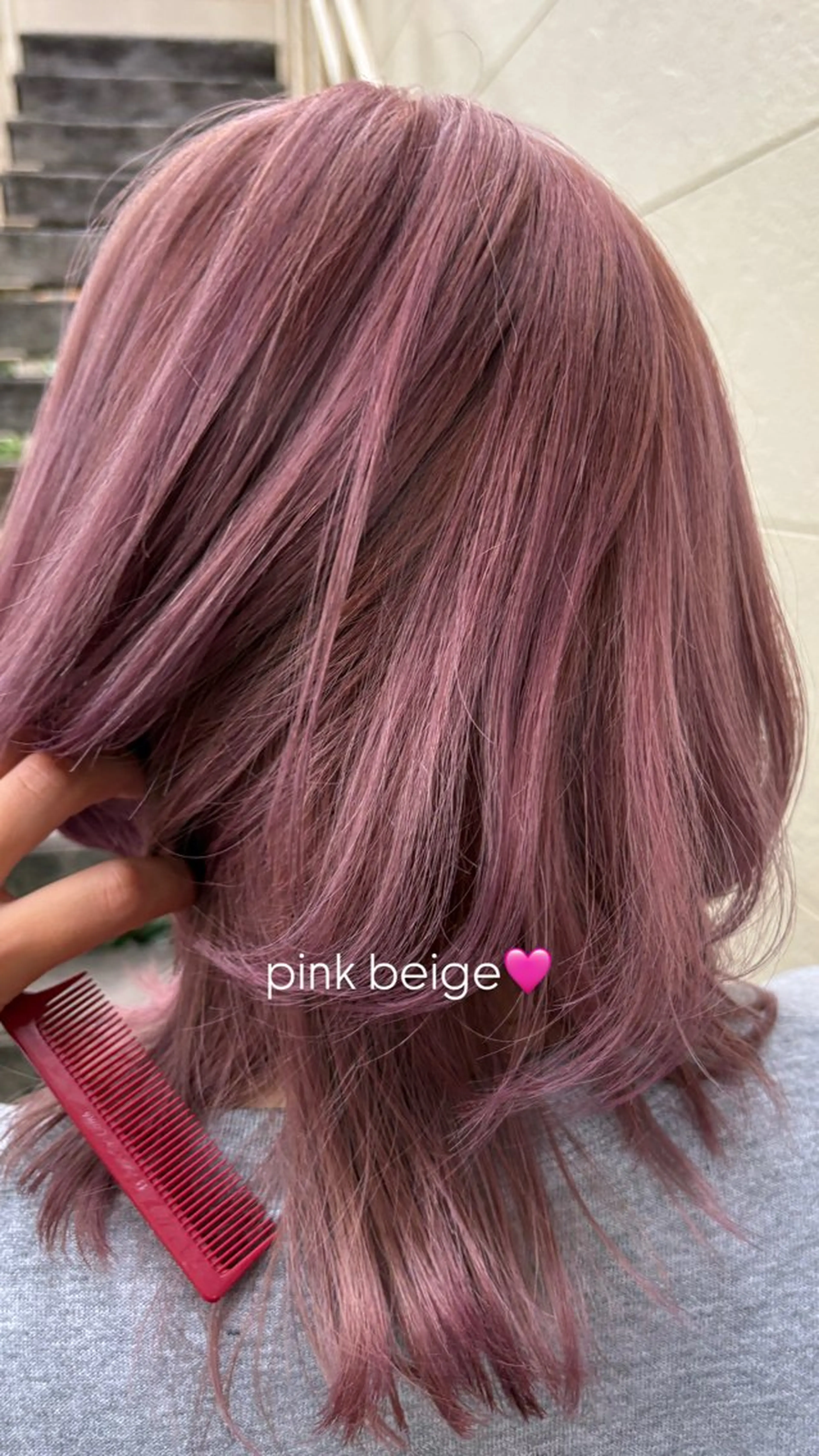 ミディアム カラー 岡田 莉音のヘアスタイル