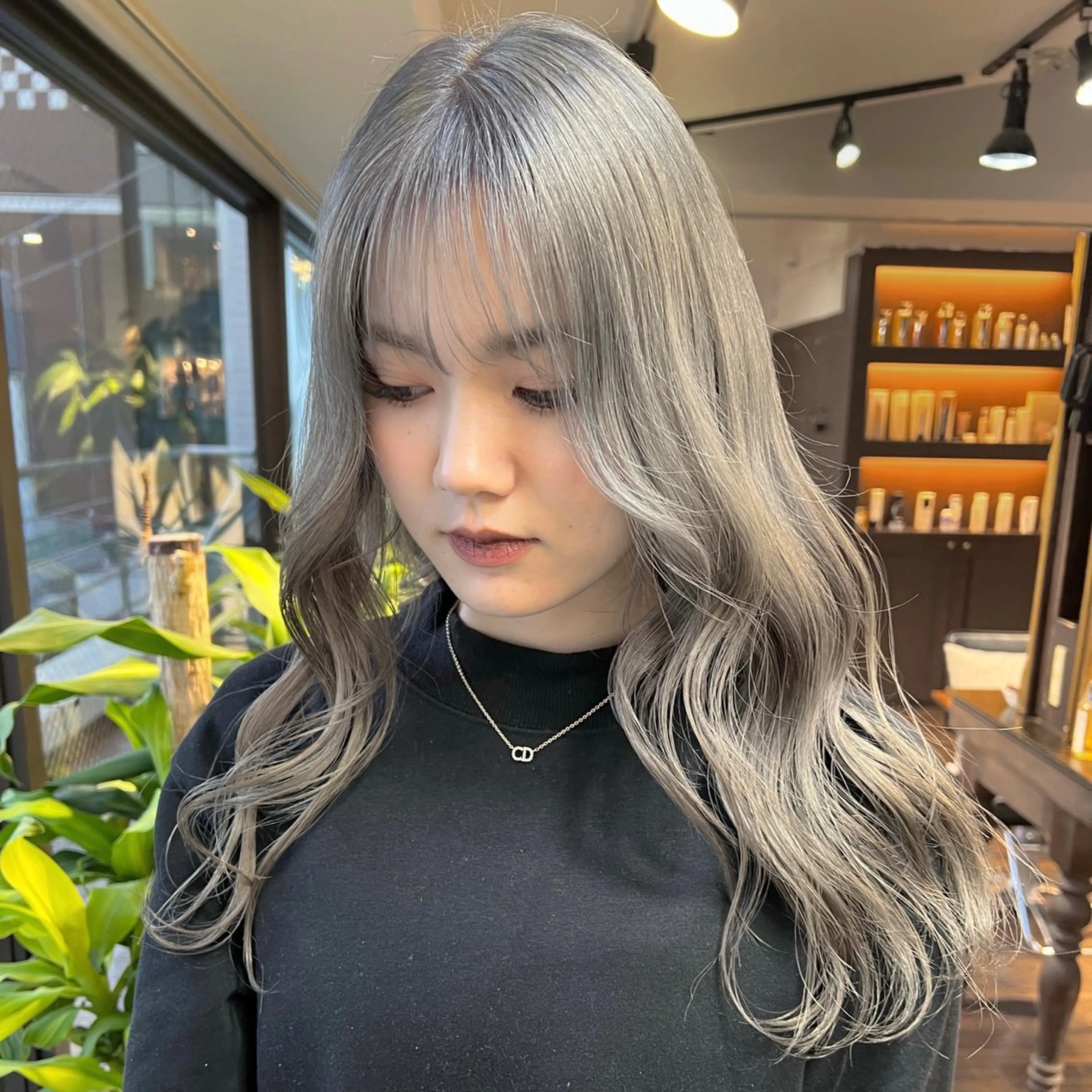 セミロング カラー ヘアアレンジ ブリーチ ケアブリーチ ダブルカラー イヤリングカラー ハイトーンカラー カット ヘアカラー トリートメント 心斎橋ダブルカラー ボブ/レイヤーのヘアスタイル