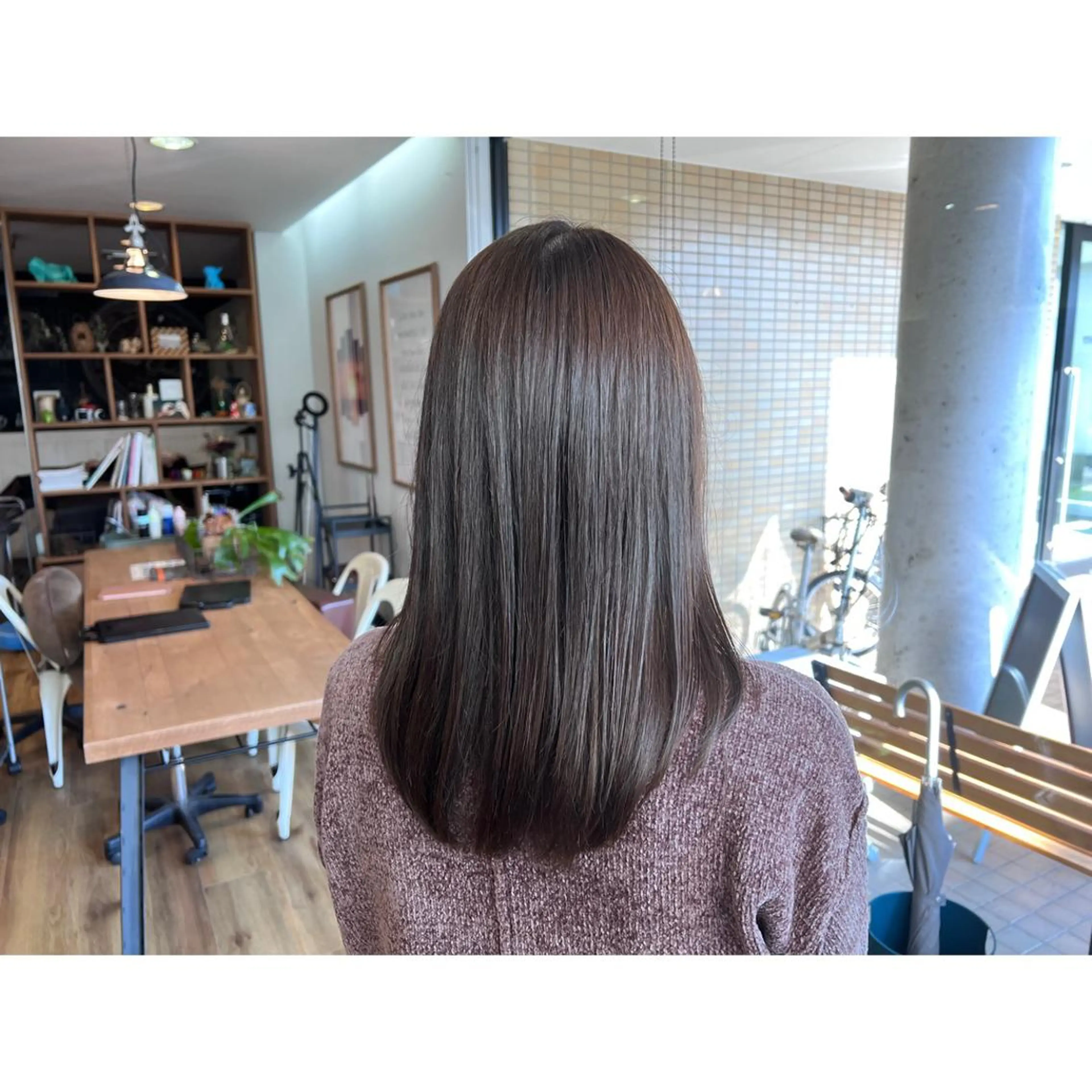 セミロング カラー グレージュ ヘアカラー トリートメント ツキダテ ユイのヘアスタイル