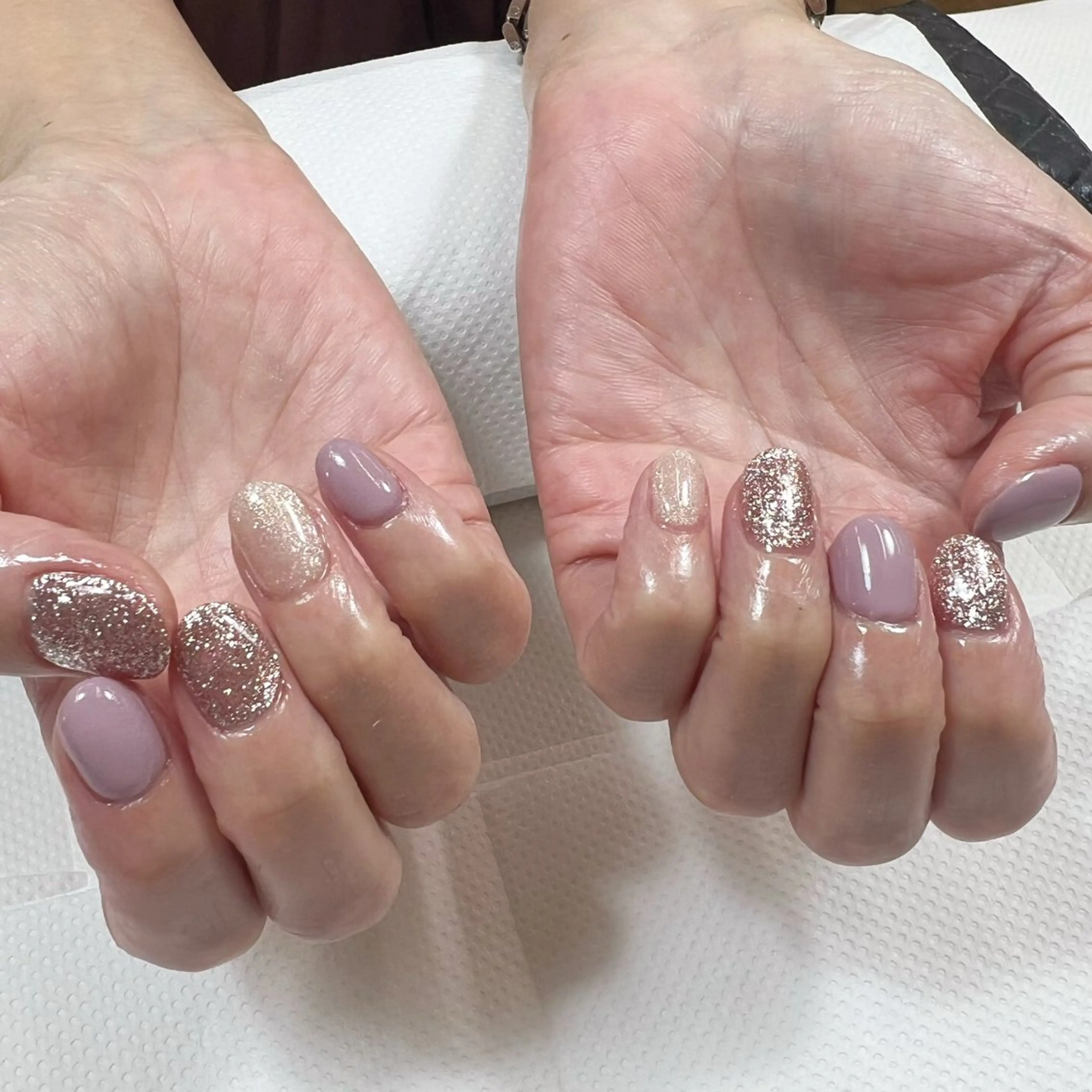 ネイル ラメ(グリッター) ピンク パープル ホワイト ハンドネイル Nishimura Amiのネイルデザイン