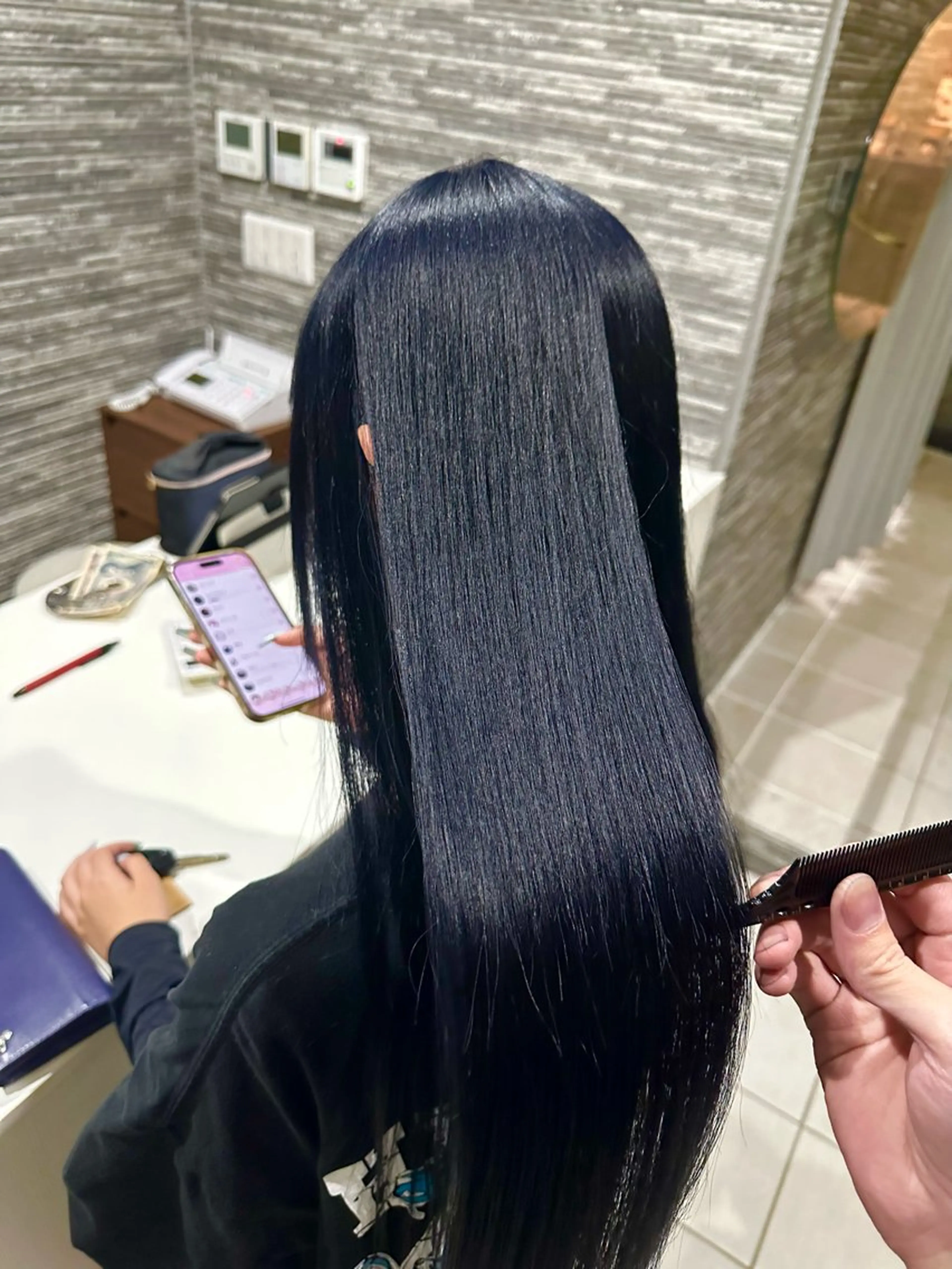 ミディアム カラー ヘアアレンジ 黒髪 ブリーチ ブルーカラー ブルーブラック 透明感カラー ✨小山/ハイトーン/ レイヤー✨中茎涼太のヘアスタイル