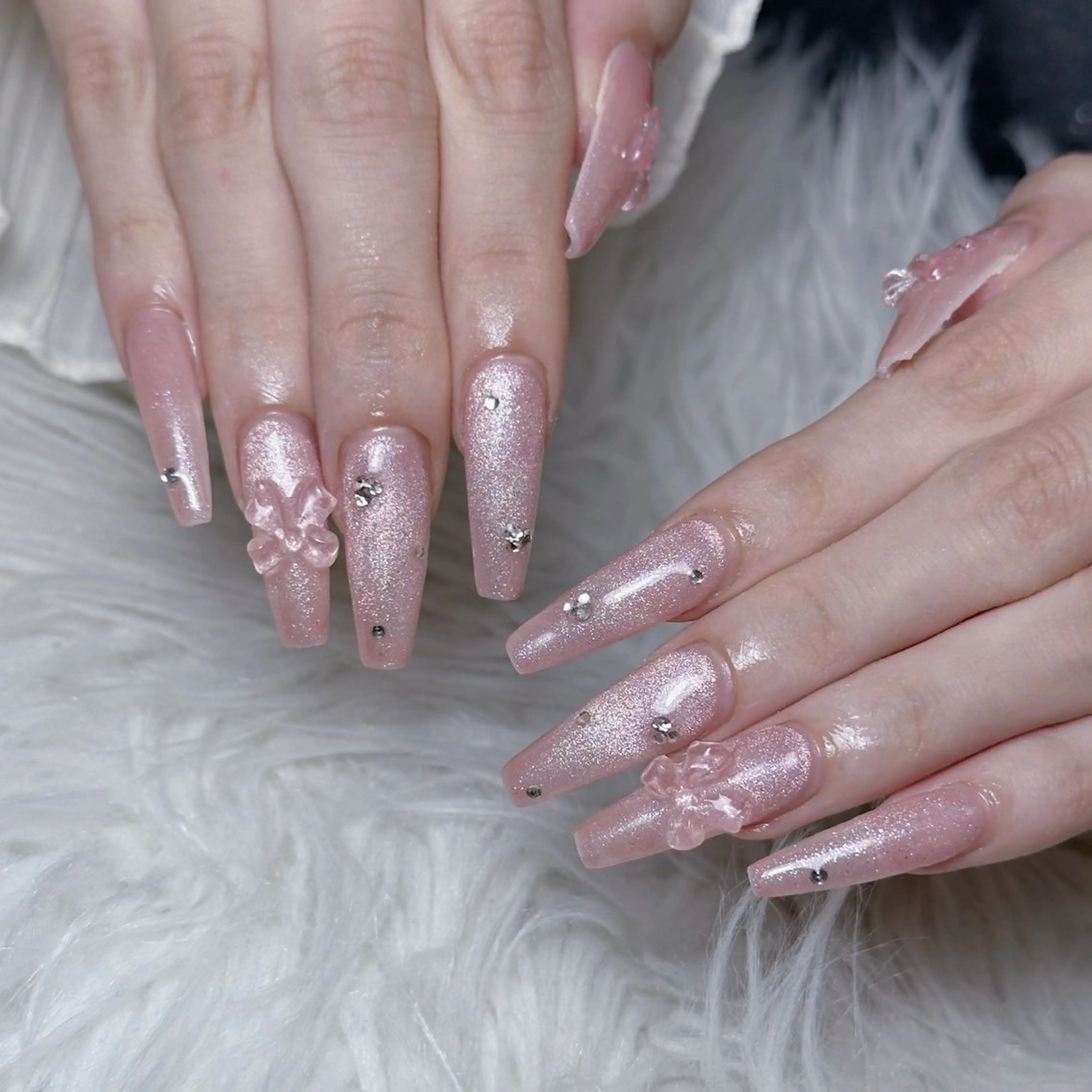 ネイル ハンドネイル ☁️Yun nail KiKi☁️のネイルデザイン