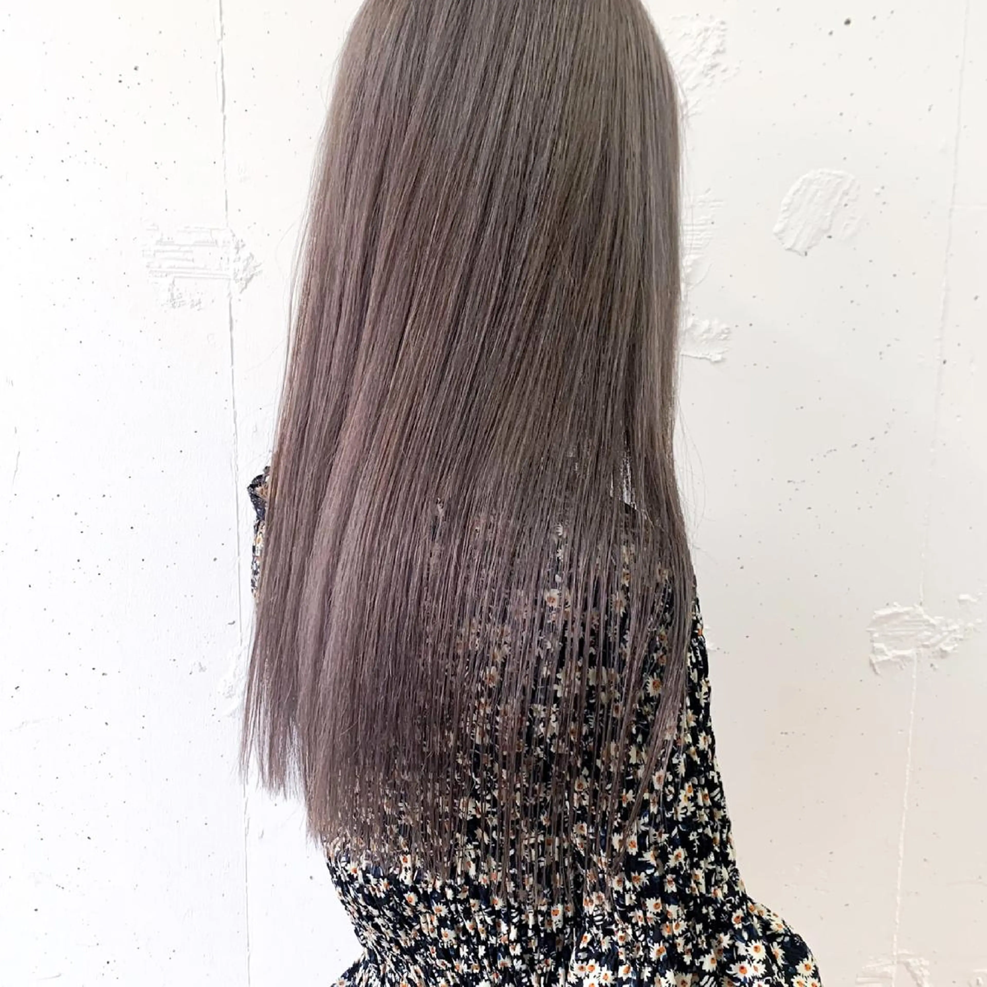 ロング カラー raika .のヘアスタイル