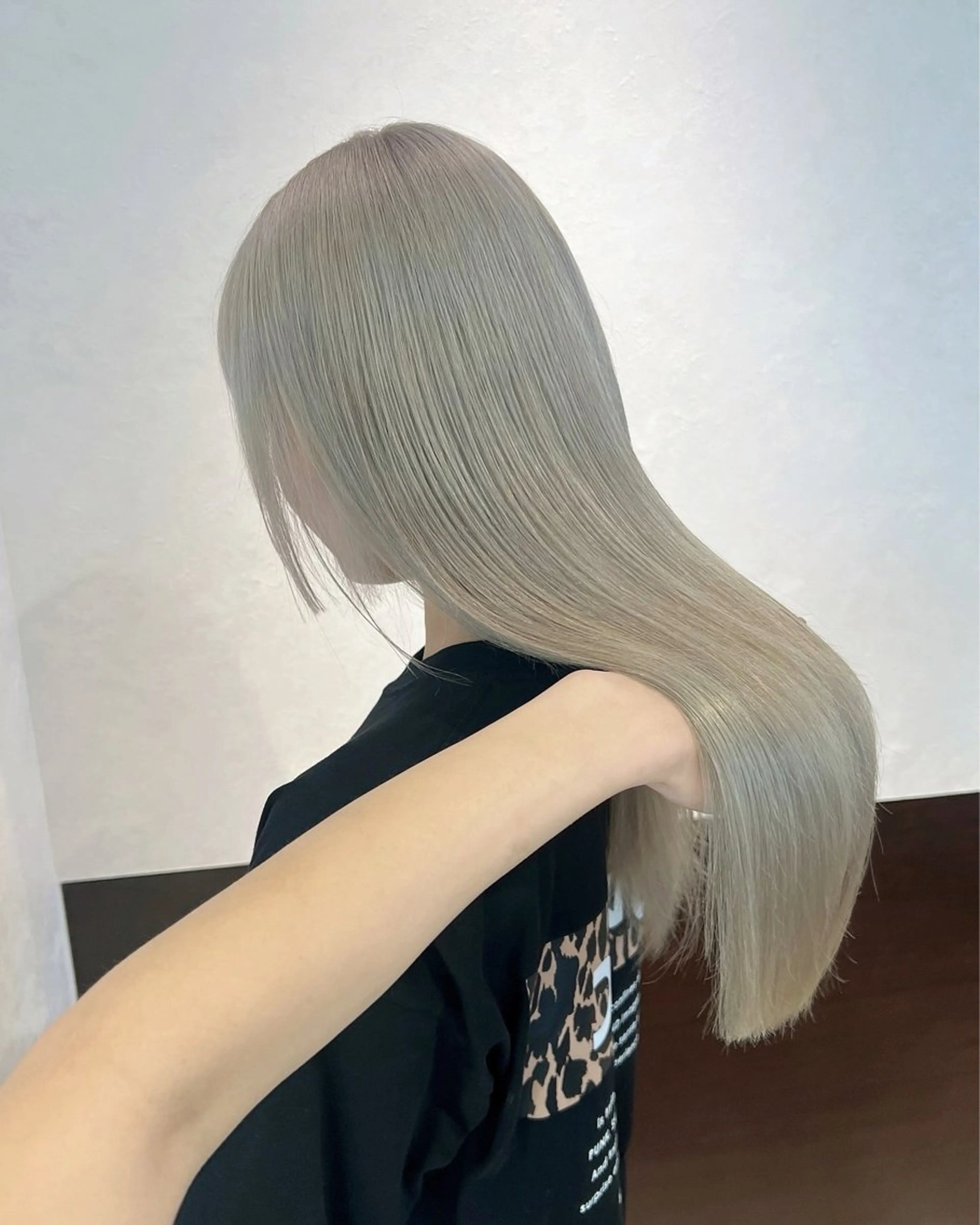 カラー nehus nagaoka所属・🖤複雑履歴ブリーチ Mizuki 🖤のヘアスタイル