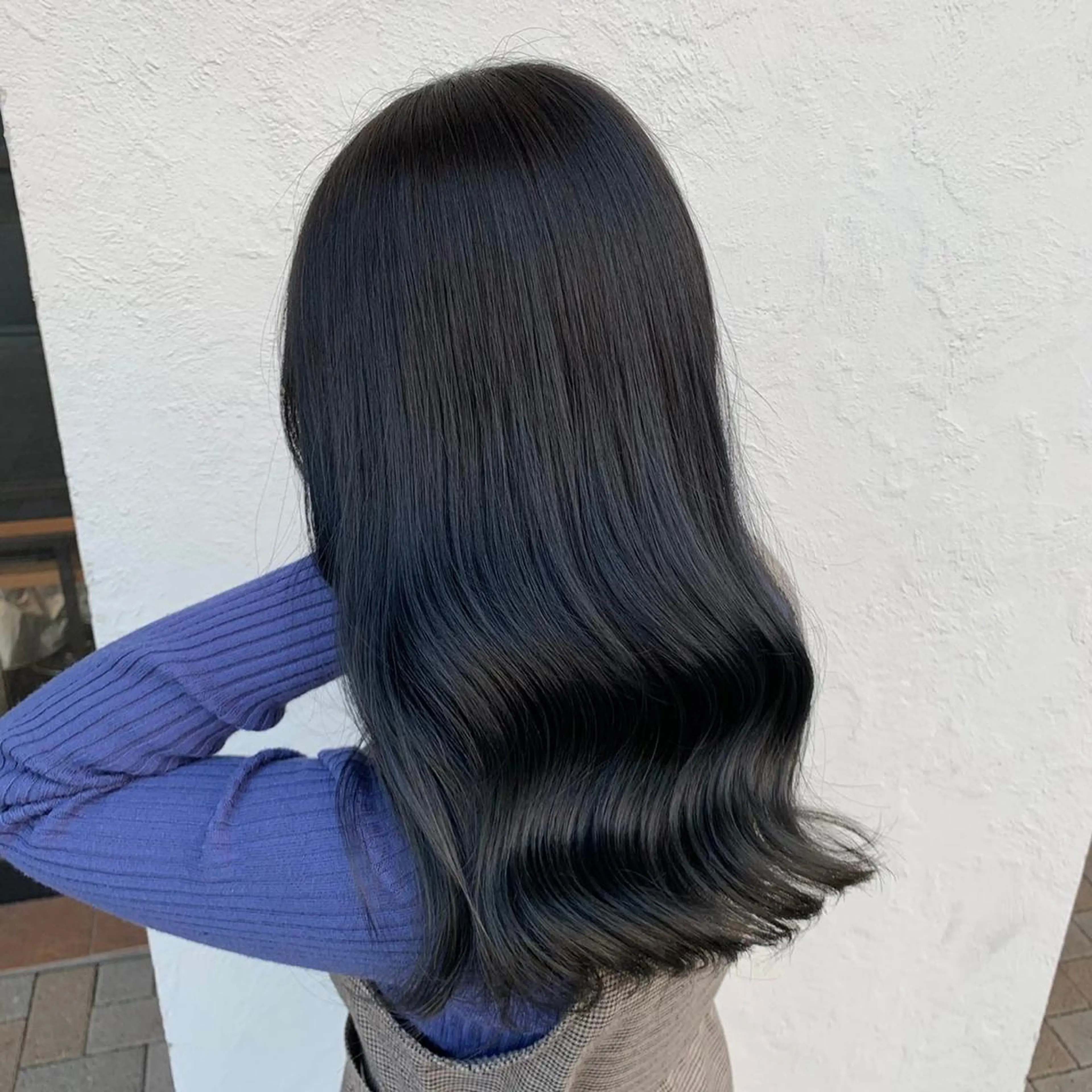 ロング カラー 黒髪 ブルーカラー ブルーブラック カット ヘアカラー トリートメント 上田 紗也のヘアスタイル
