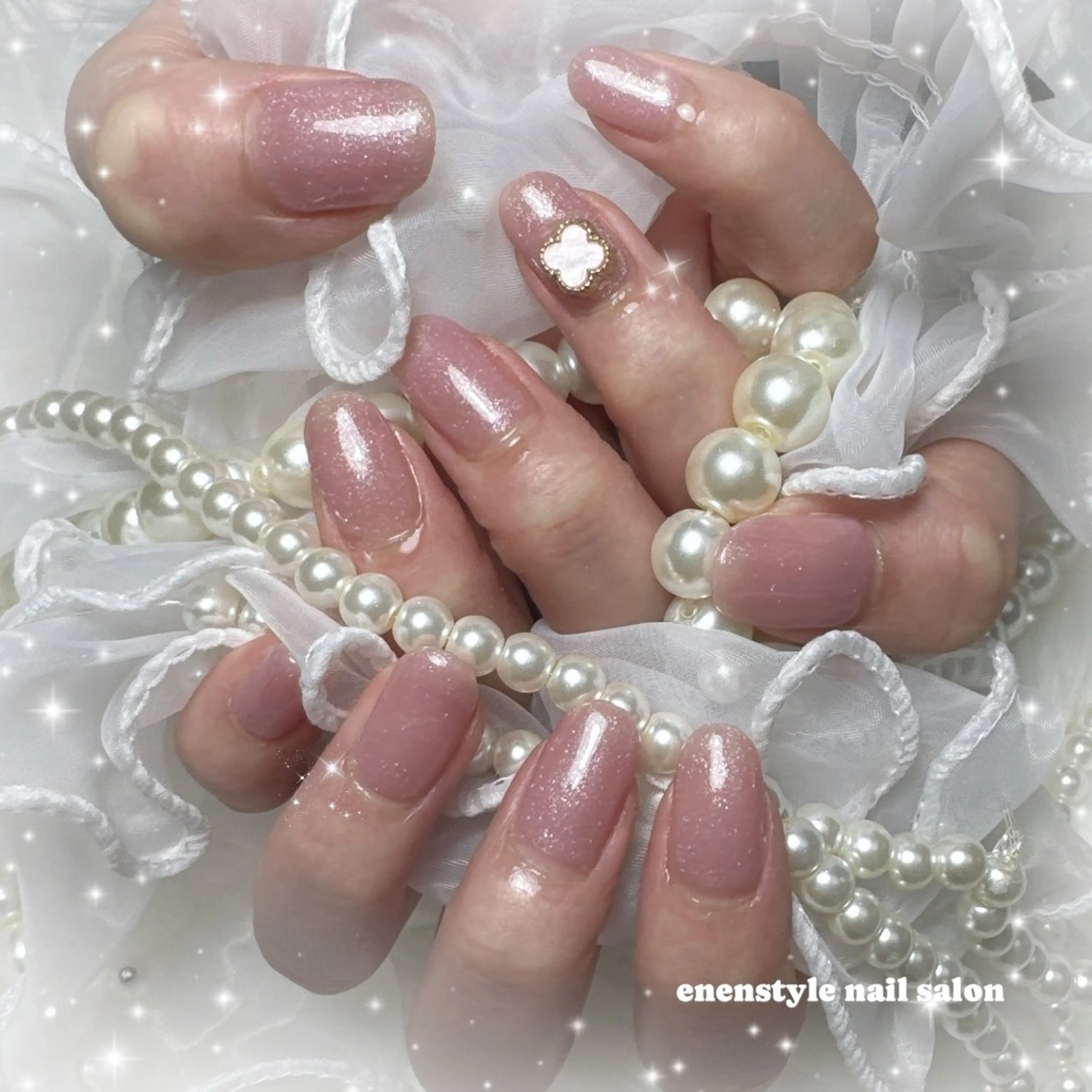ネイル キラキラネイル ワンカラーネイル enenstyle Porcelarts & Nail Salon所属・enenstyle あやの💌のネイルデザイン