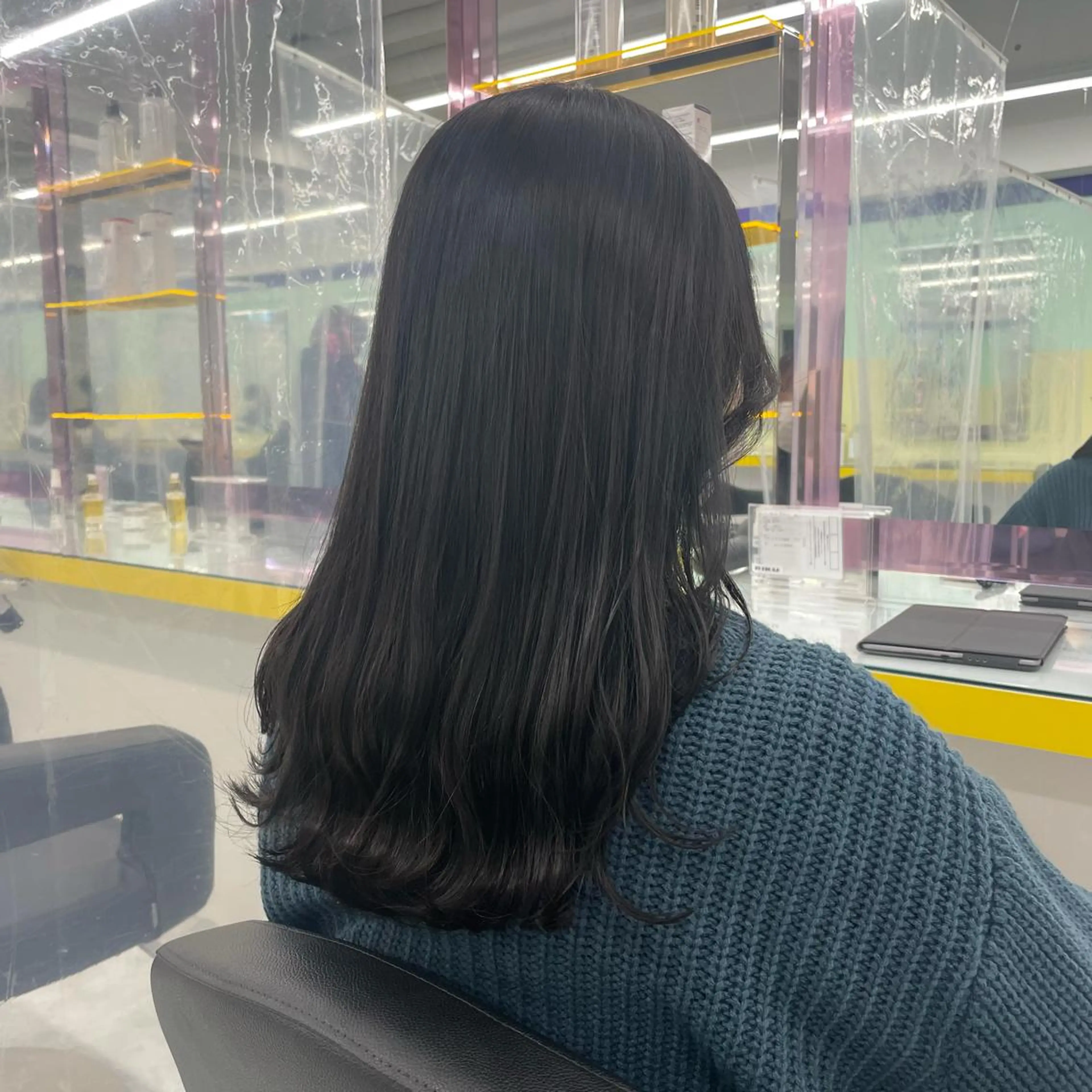 セミロング カラー ヘアアレンジ ダークグレー ヘアカラー トリートメント 💕透明感暗髪💕 りくのヘアスタイル