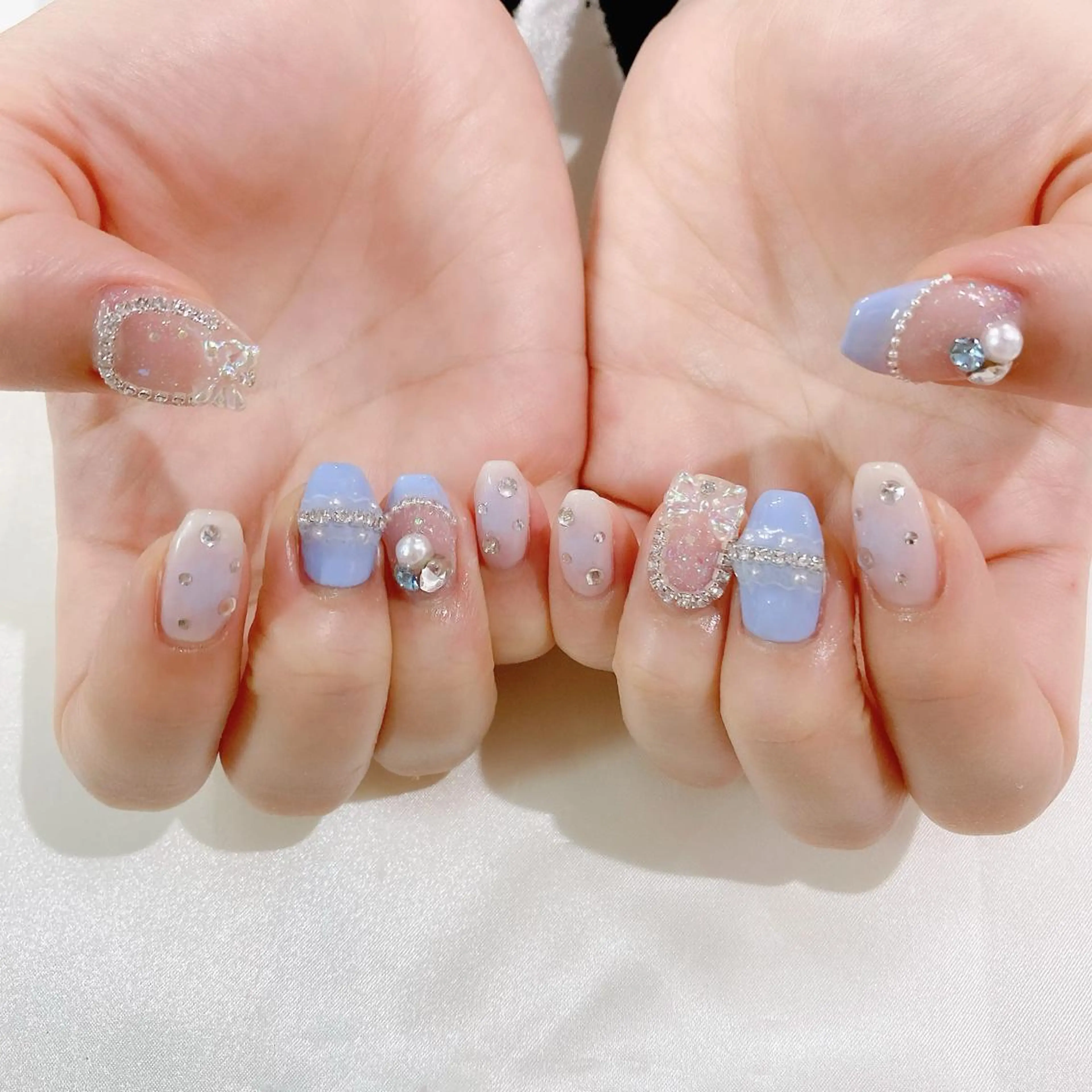 ネイル ブルー チークネイル ジェルネイル キラキラネイル パラジェル ハンドネイル Nail Kのネイルデザイン