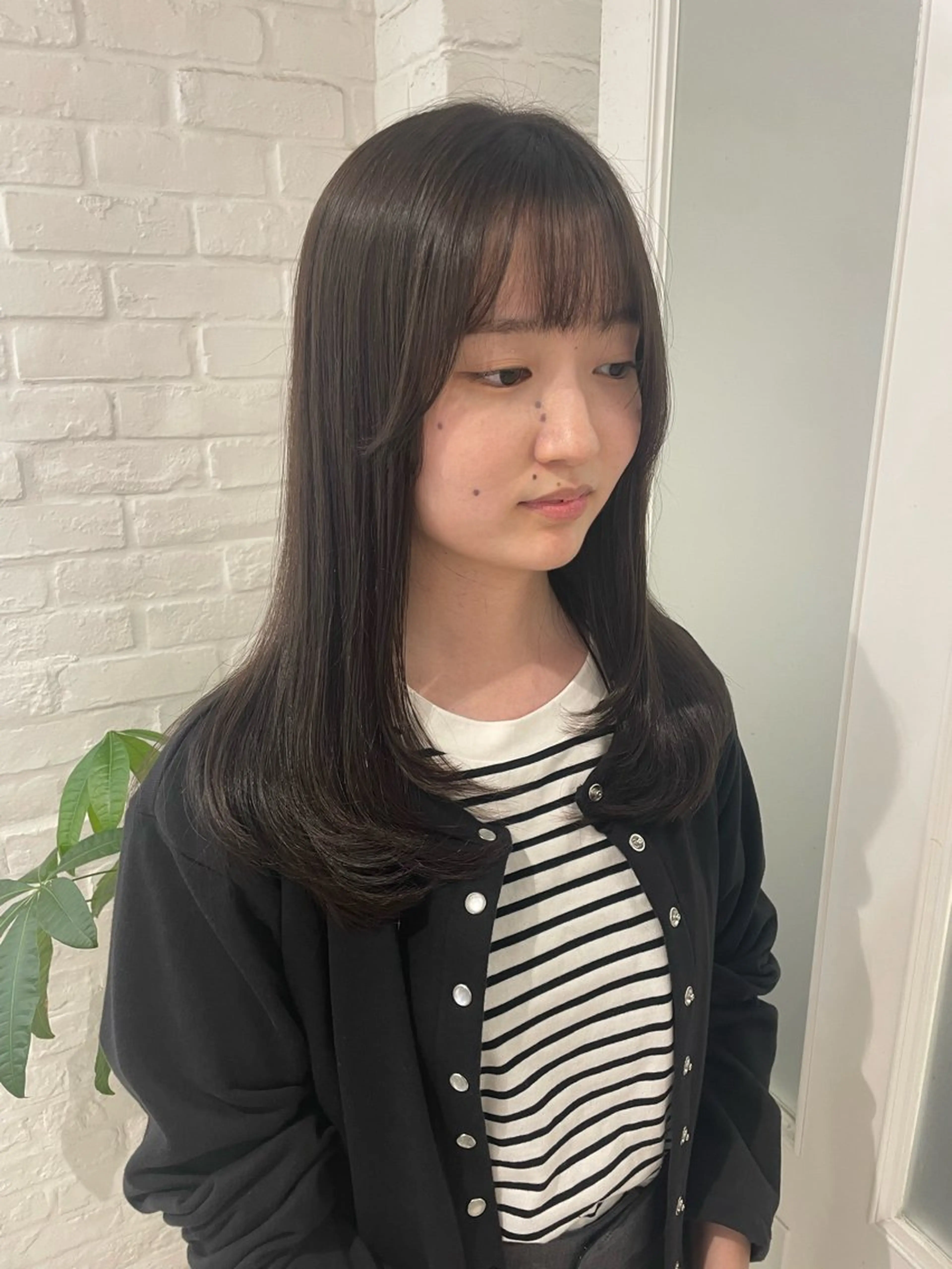セミロング 顔まわりレイヤー 姫カット 韓国風ヘア レイヤーカット ワンホンヘア カット ヘアカラー nuu 栄所属・🧸SAKI🎀 韓国レイヤーのヘアスタイル