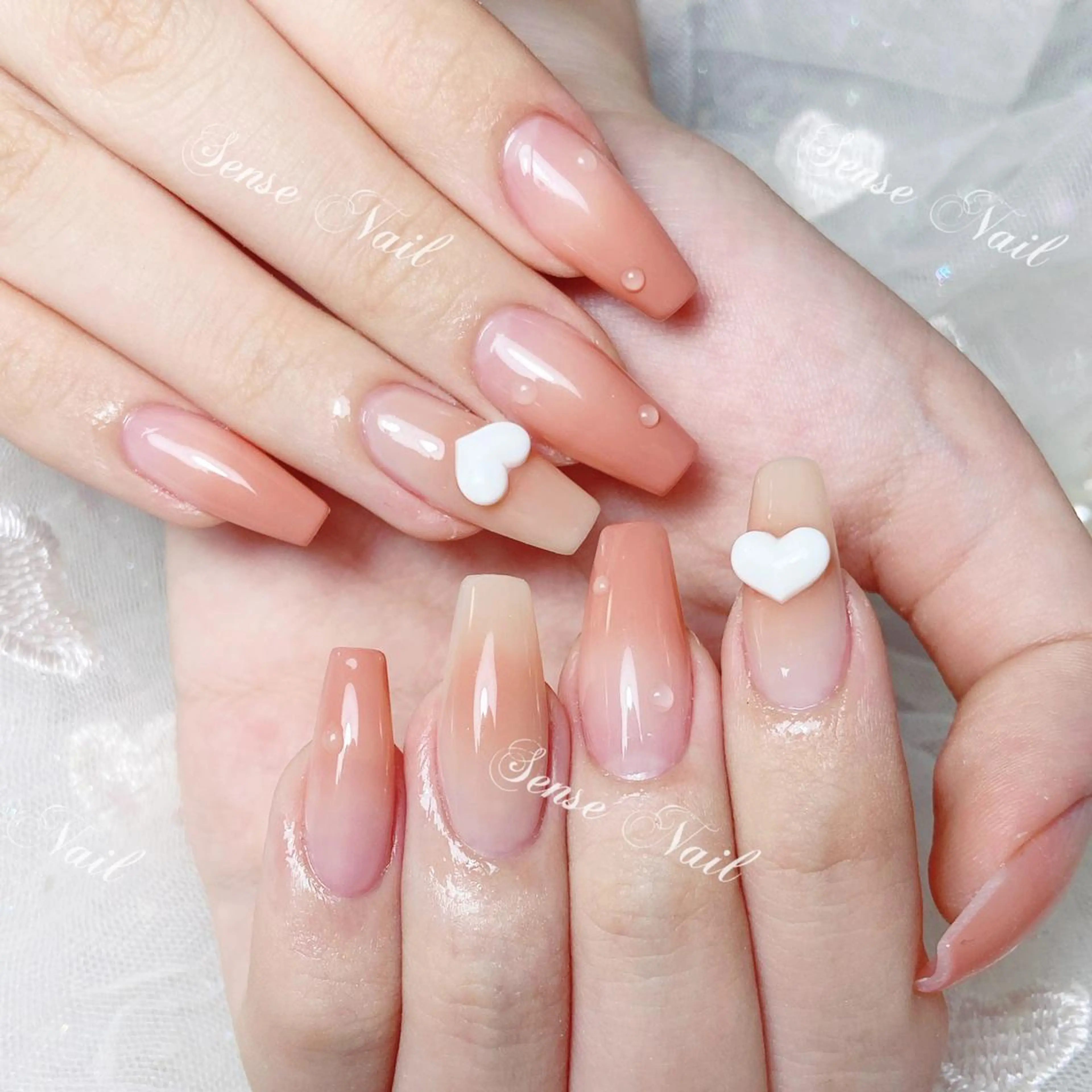 ネイル ハンドネイル ハンドケア 🌷 Mooning 🌷のネイルデザイン