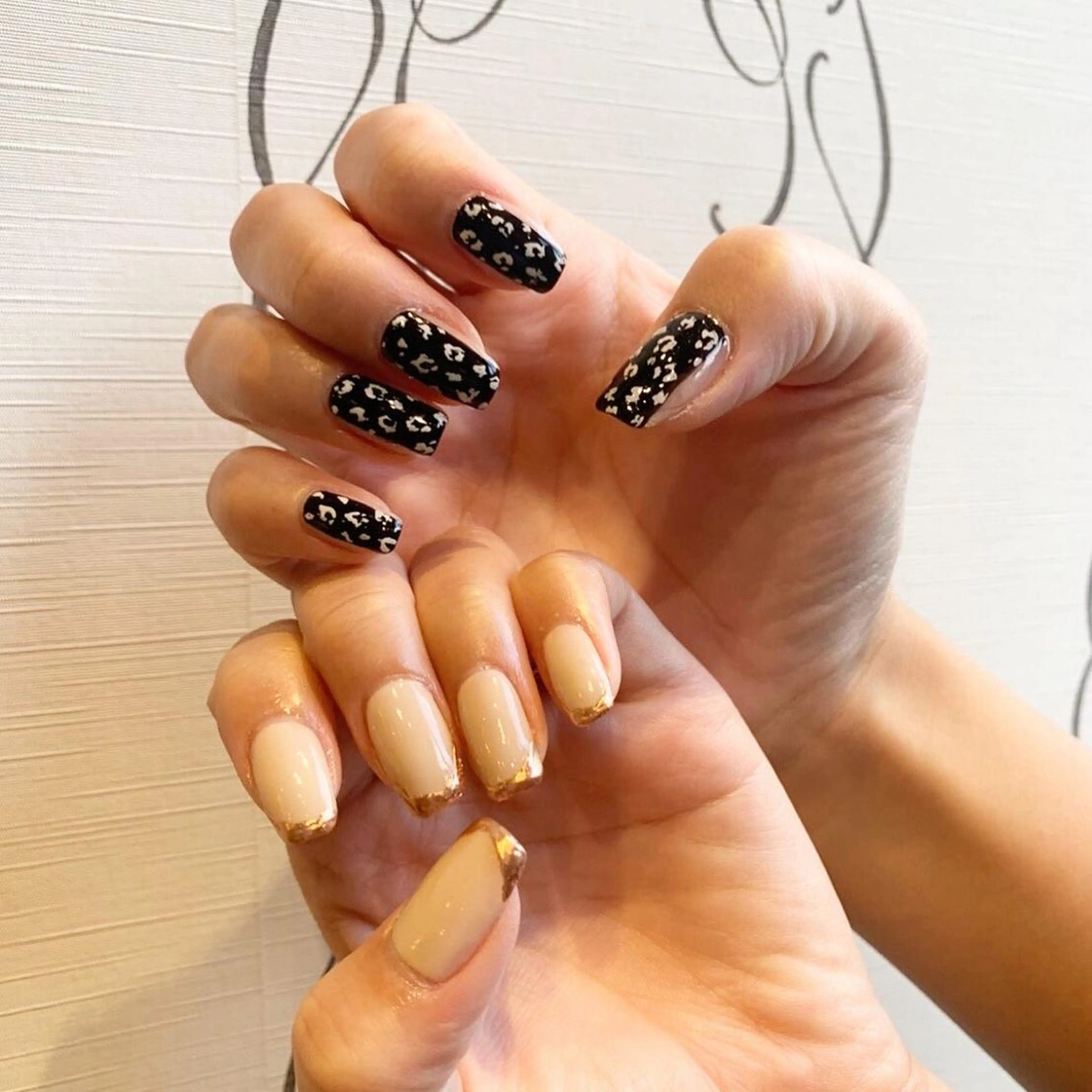 ネイル アニマル柄 フレンチネイル ジェルネイル ミラーネイル casita（カシータ）所属・thrush nailsのネイルデザイン