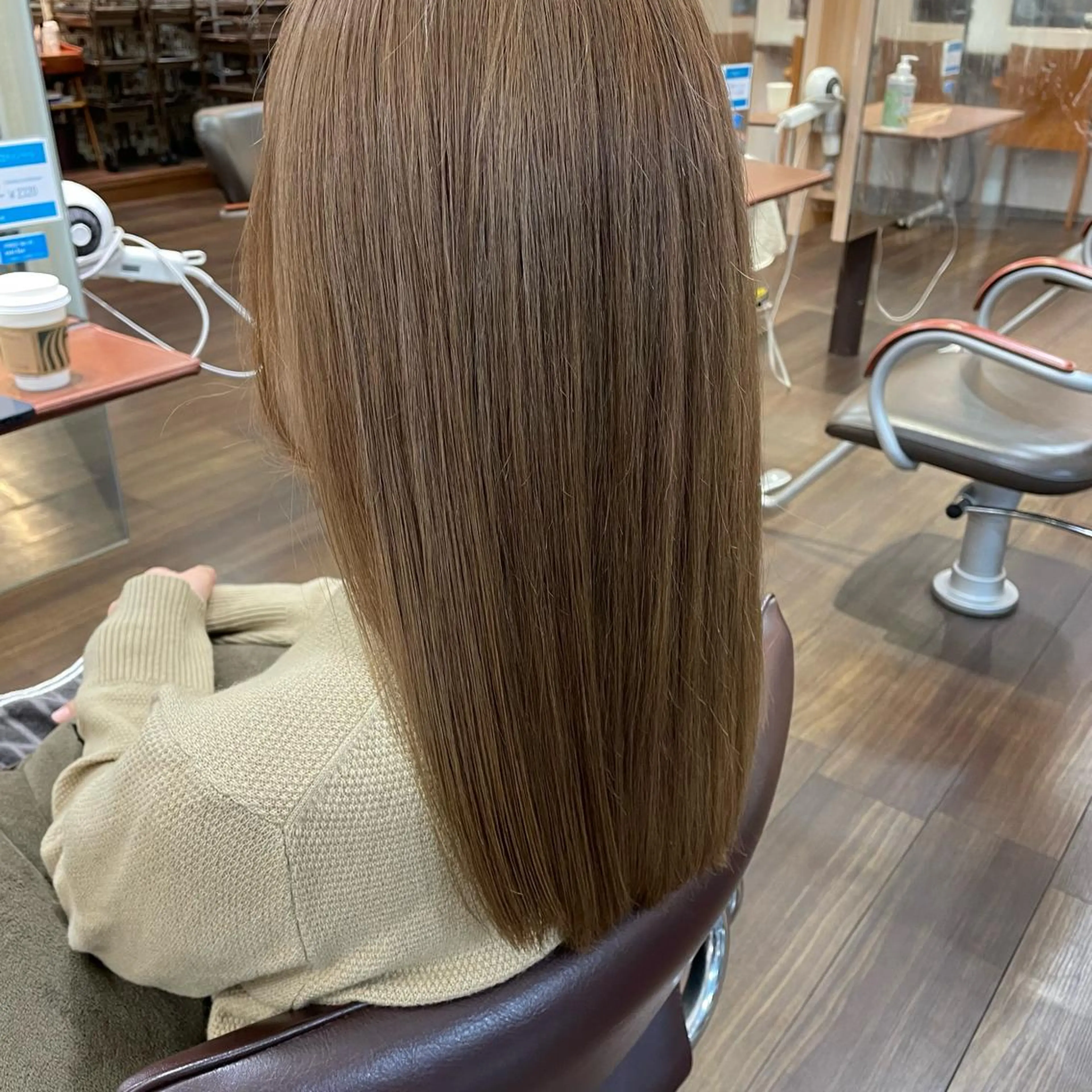 ロング カラー ベージュカラー ブリーチ 透明感カラー ダブルカラー NiCHE吉祥寺所属・✨吉祥寺Niche✨ 平山薫のヘアスタイル