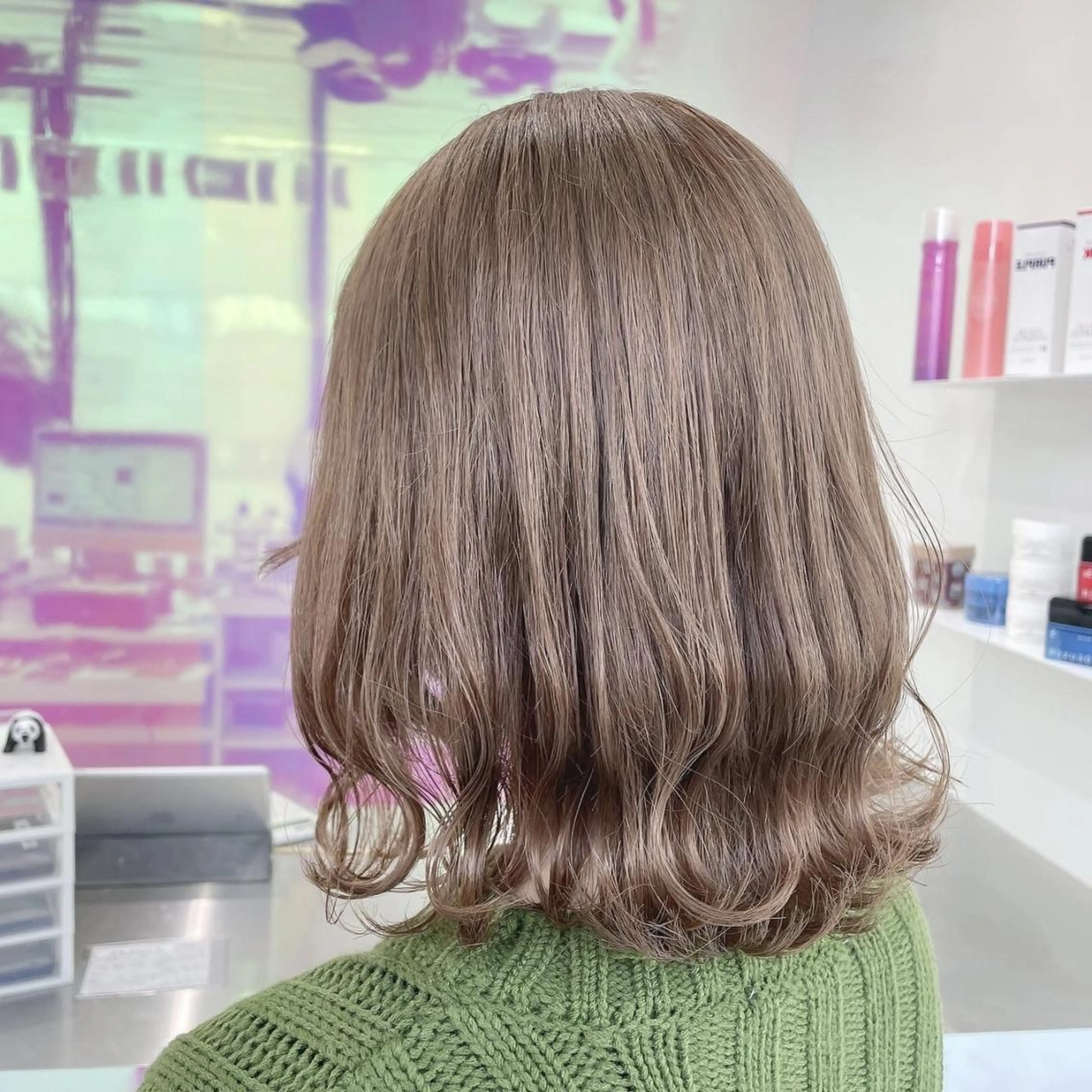 セミロング カラー ヘアカラー トリートメント ヘッドスパ ヘアセット 🍒透明感カラー🌨 🥕ハイトーンカラーのヘアスタイル