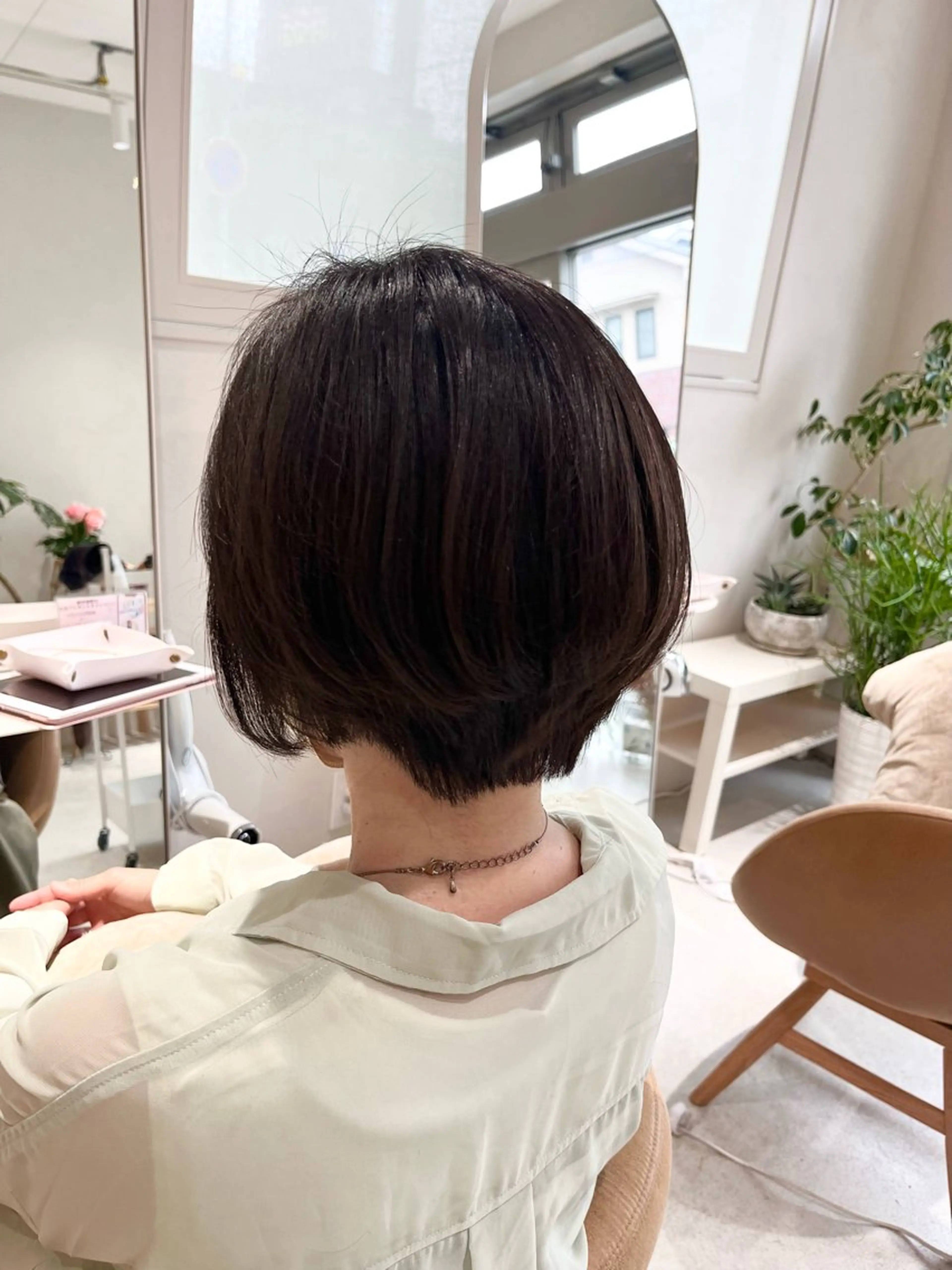 ショート カラー 酸性ストレート 暖色カラー／ ヘアセット🌛櫻井舞のヘアスタイル