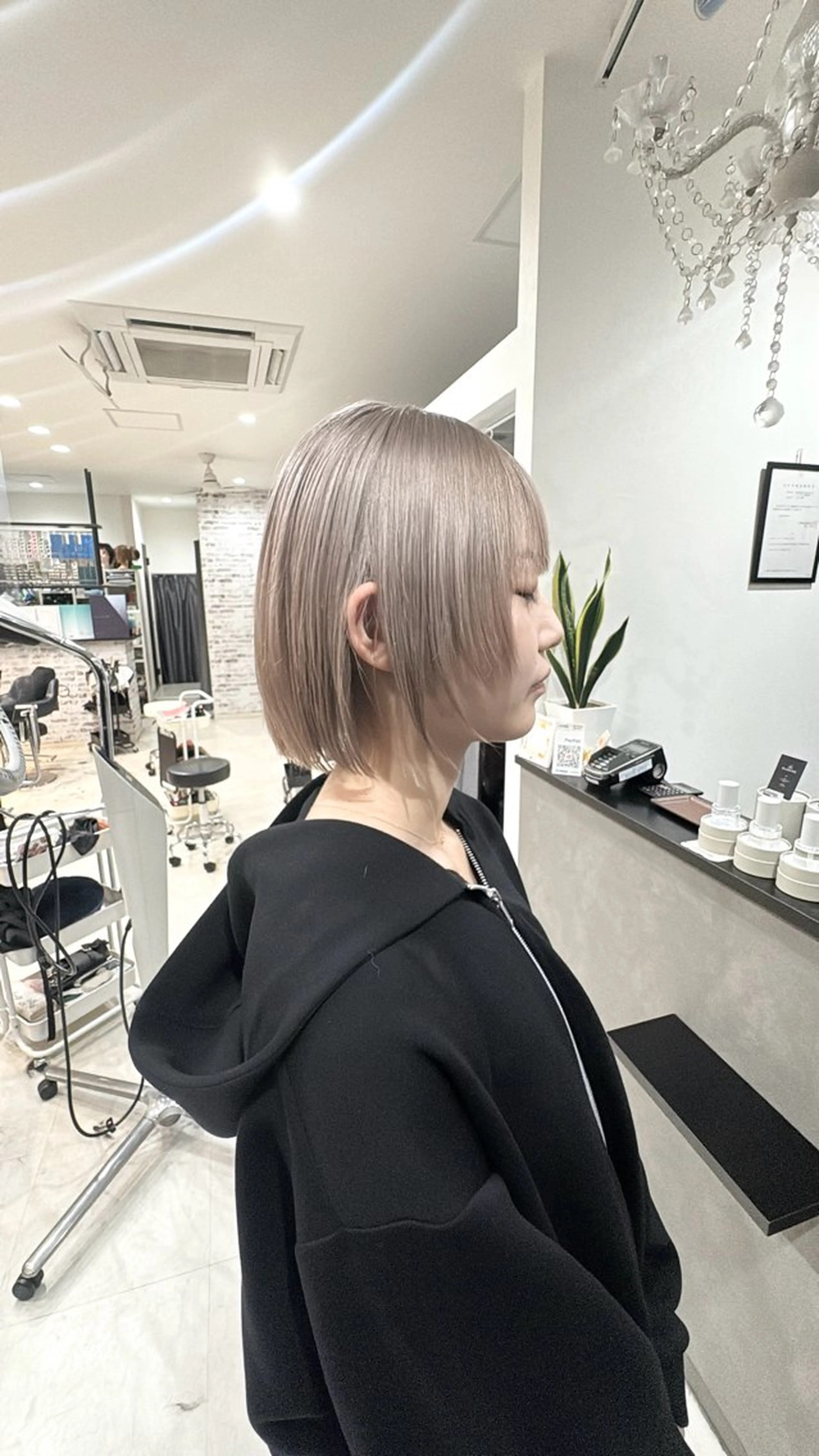 ショート カット ヘアカラー 小沢 真澄のヘアスタイル