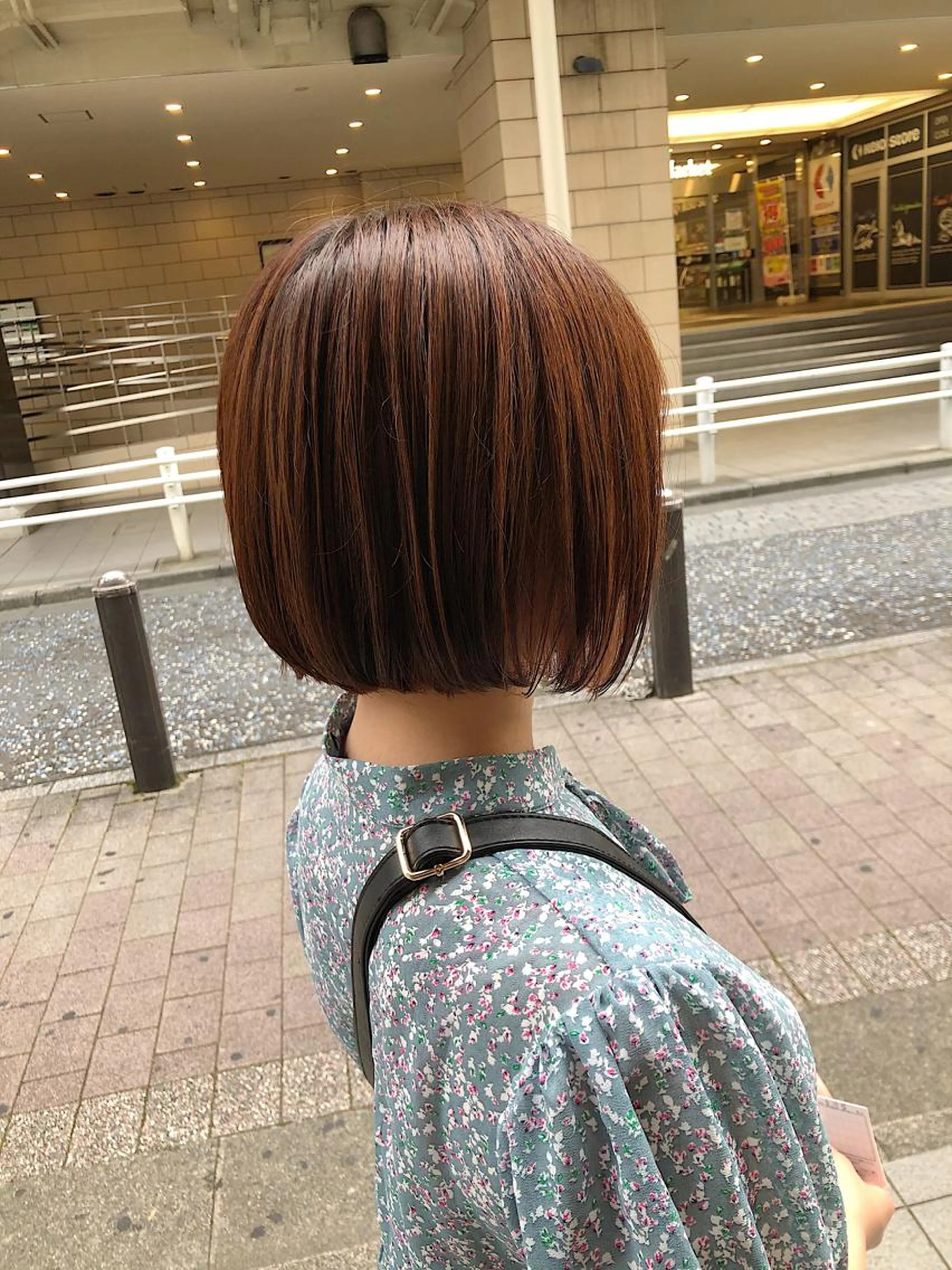 【✨人気No.1メニュー✨】ぱつっとボブカット+シャンプー（+2000円でトリートメントも付けれます）の写真