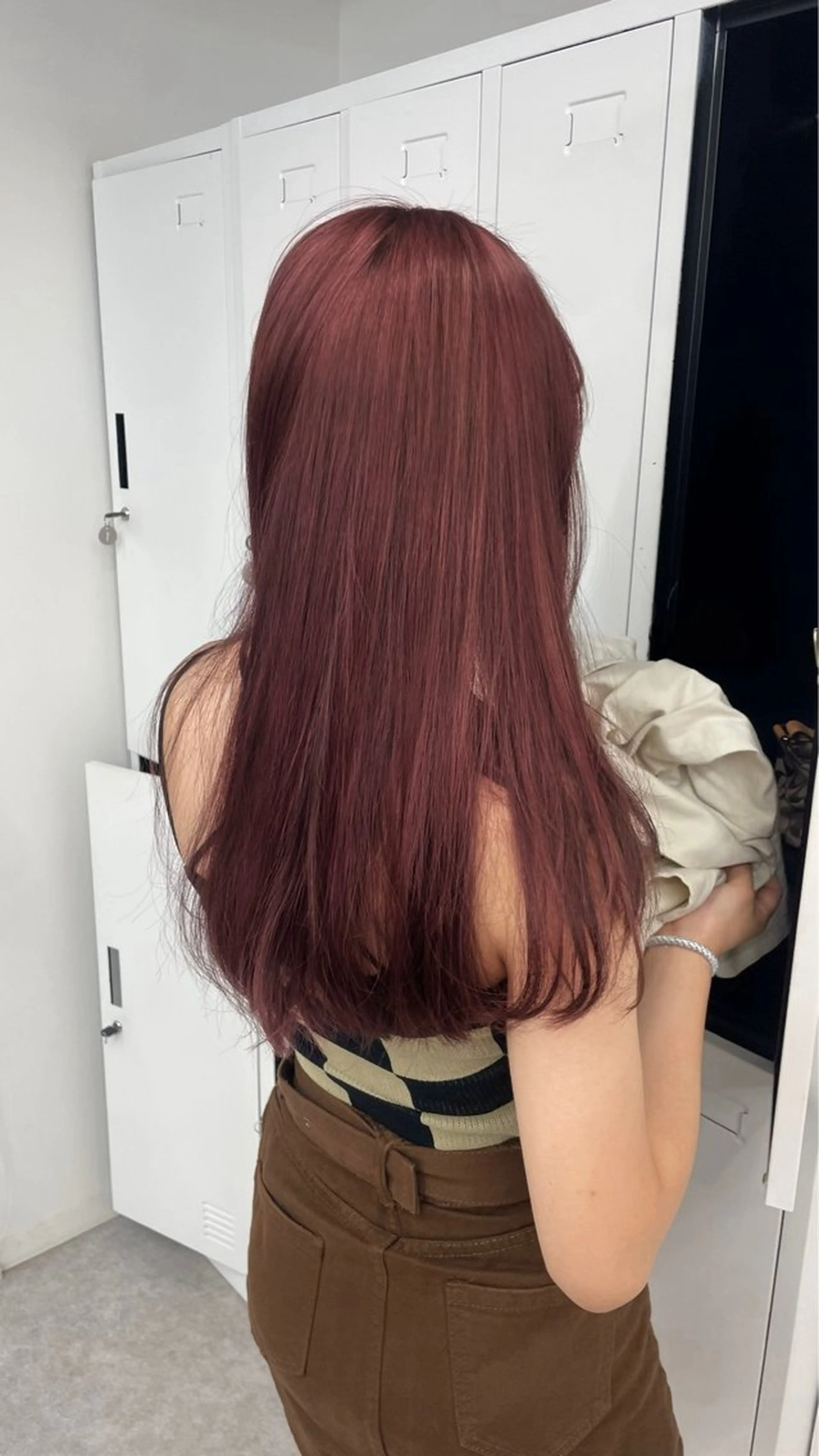 ロング カラー アッシュ ベージュカラー ブリーチ ブロンド ブロンドベージュ PELE所属・🐹ミルクティー ‼️✊🏻yuiのヘアスタイル